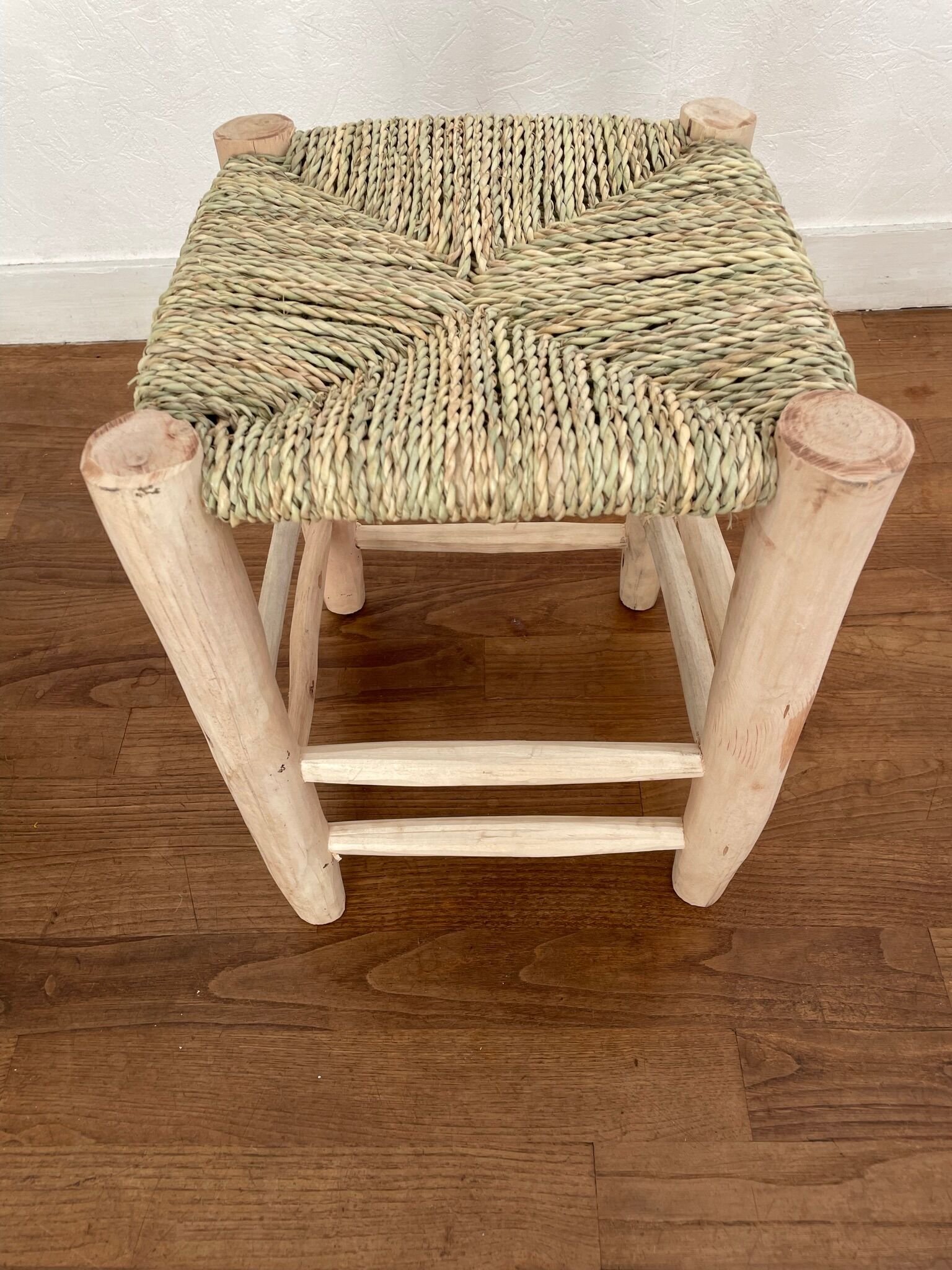 Tabouret marocain berbère bohème en bois et corde