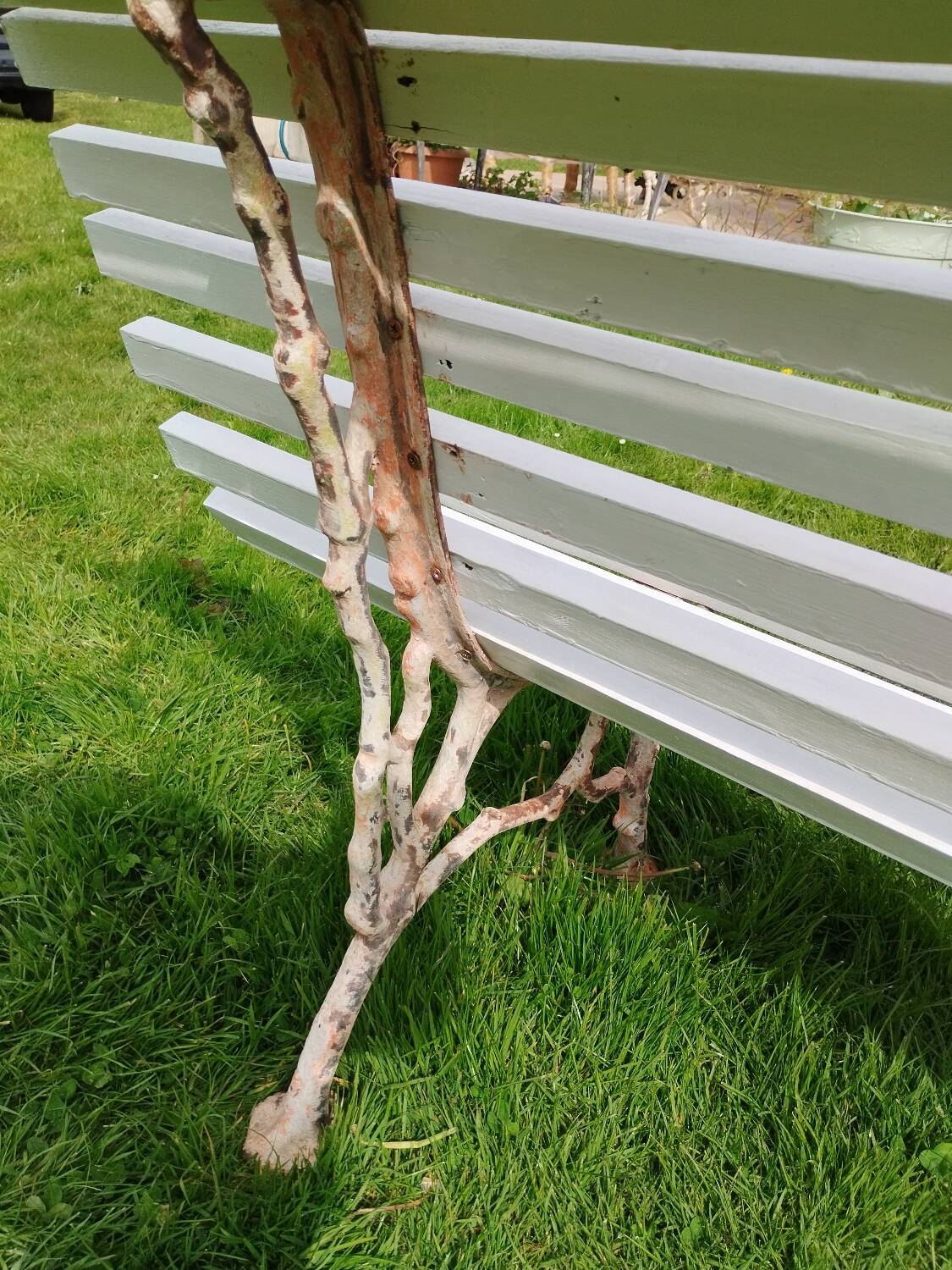 Banc de jardin avec pieds en fonte ancien
