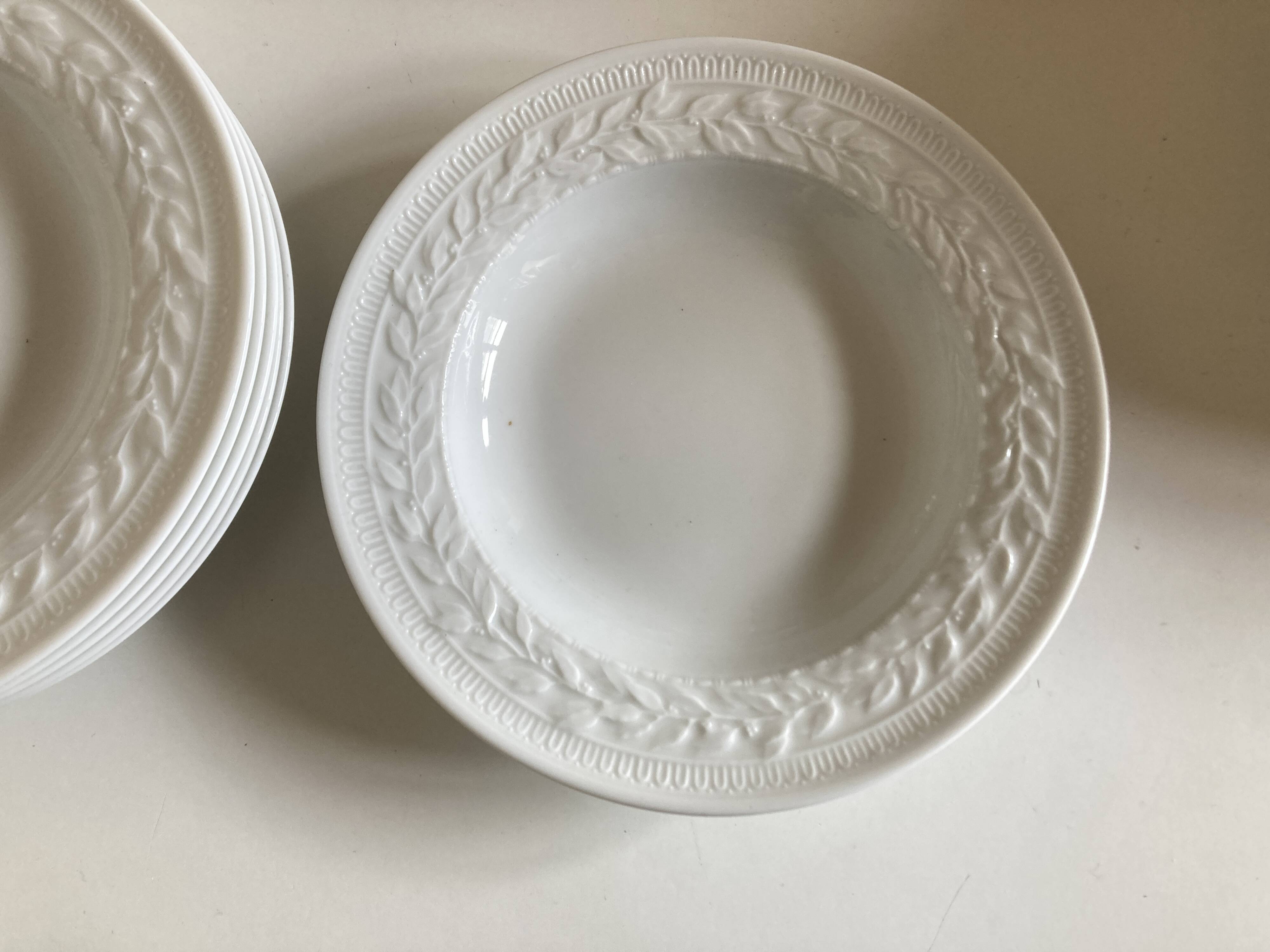 set of 6 Bernardaud Louvre neo-classical plates with laurel wreath
