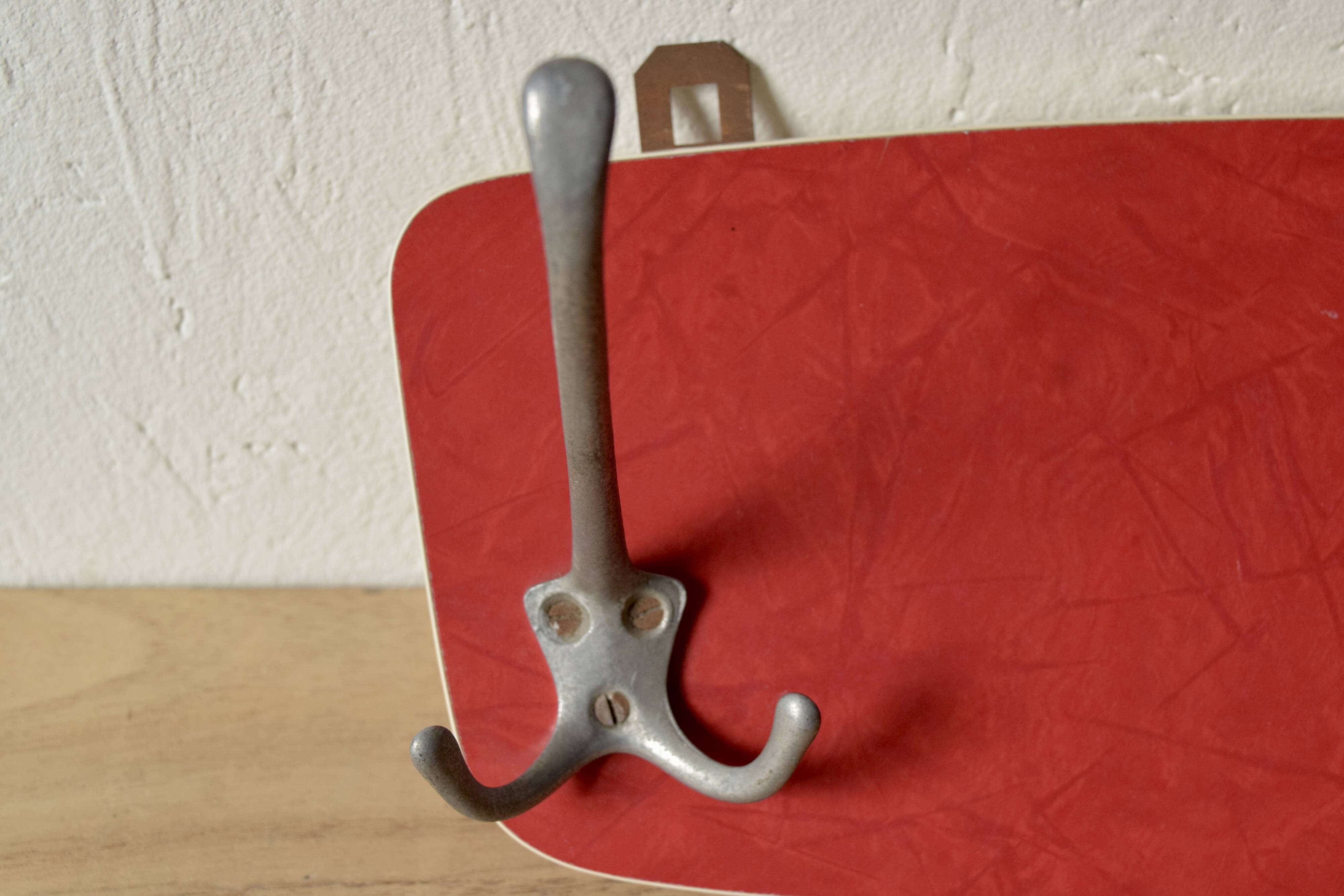 Vintage coat rack in red Formica - triple hook