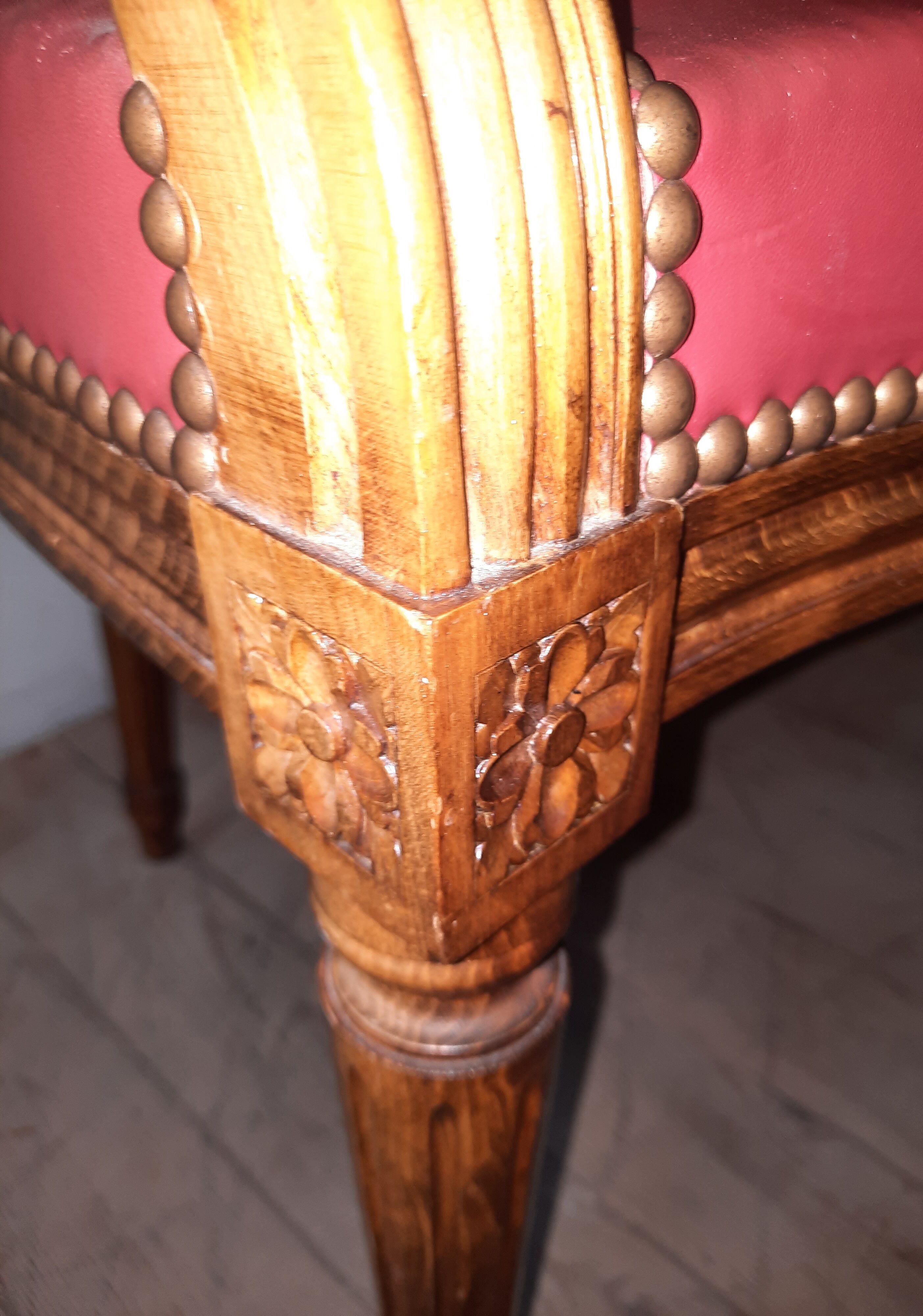 Medaillon armchair, style Louis XVI