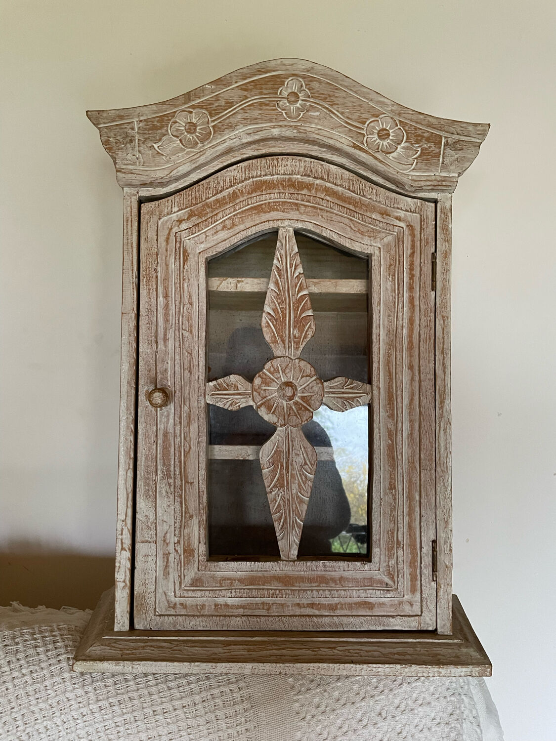 Cupboard in cerused wood