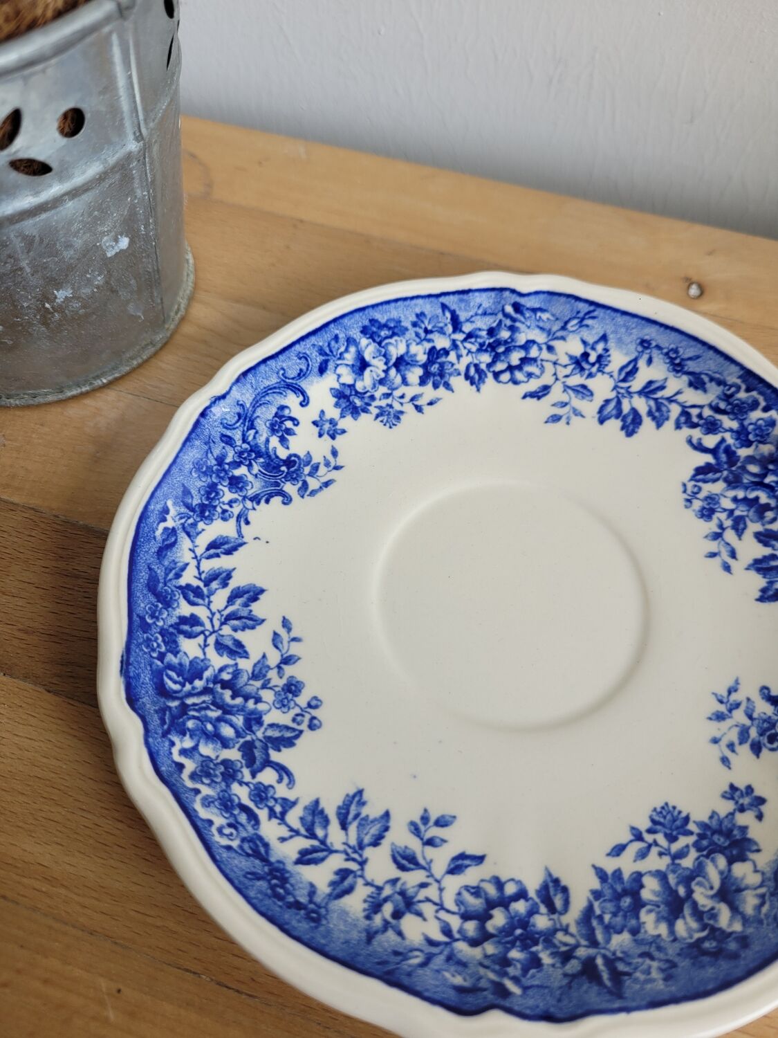 Saucer porcelain Villeroy and Boch model Fides