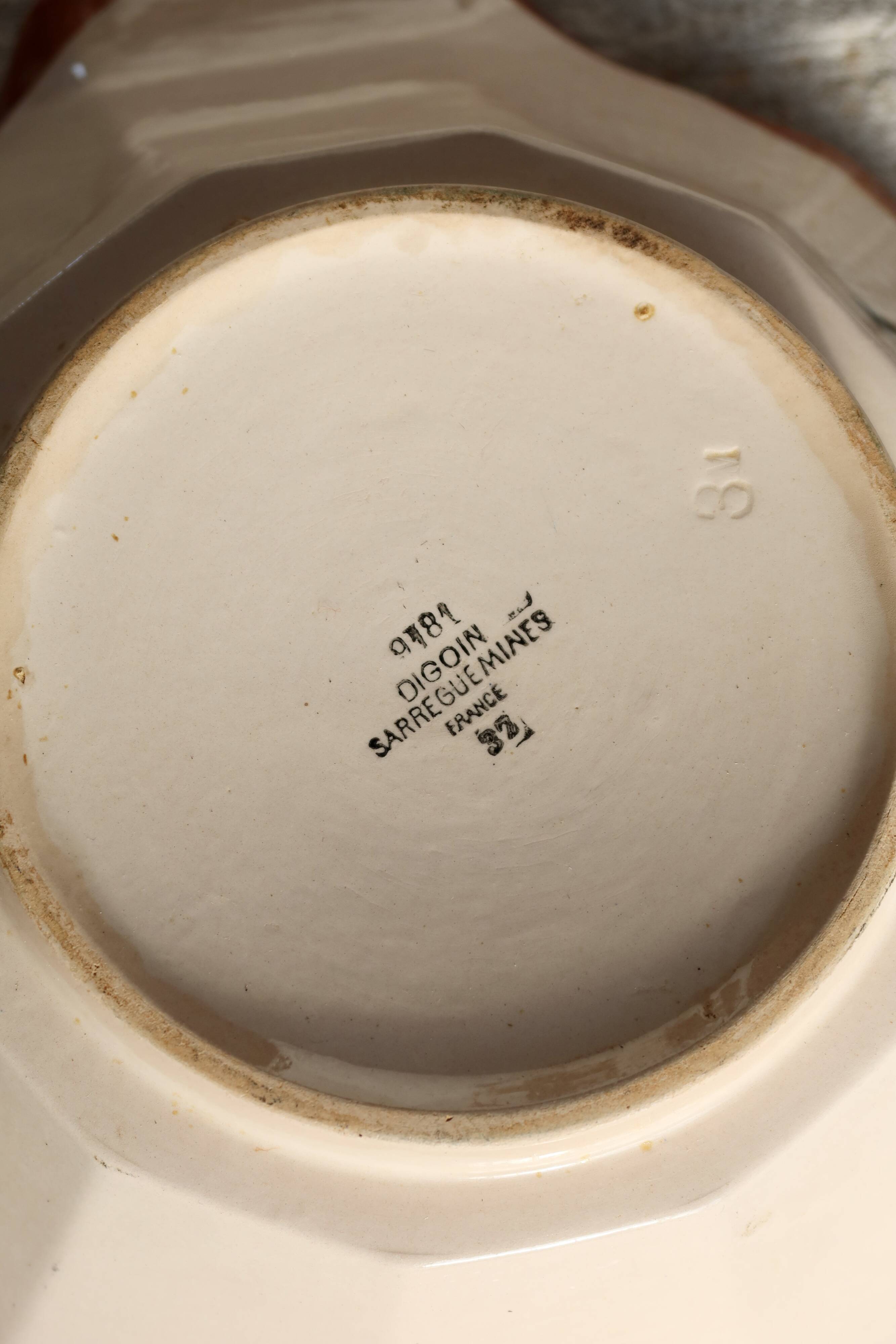 Antique pink earthenware soup tureen - Red floral decoration - Digoin