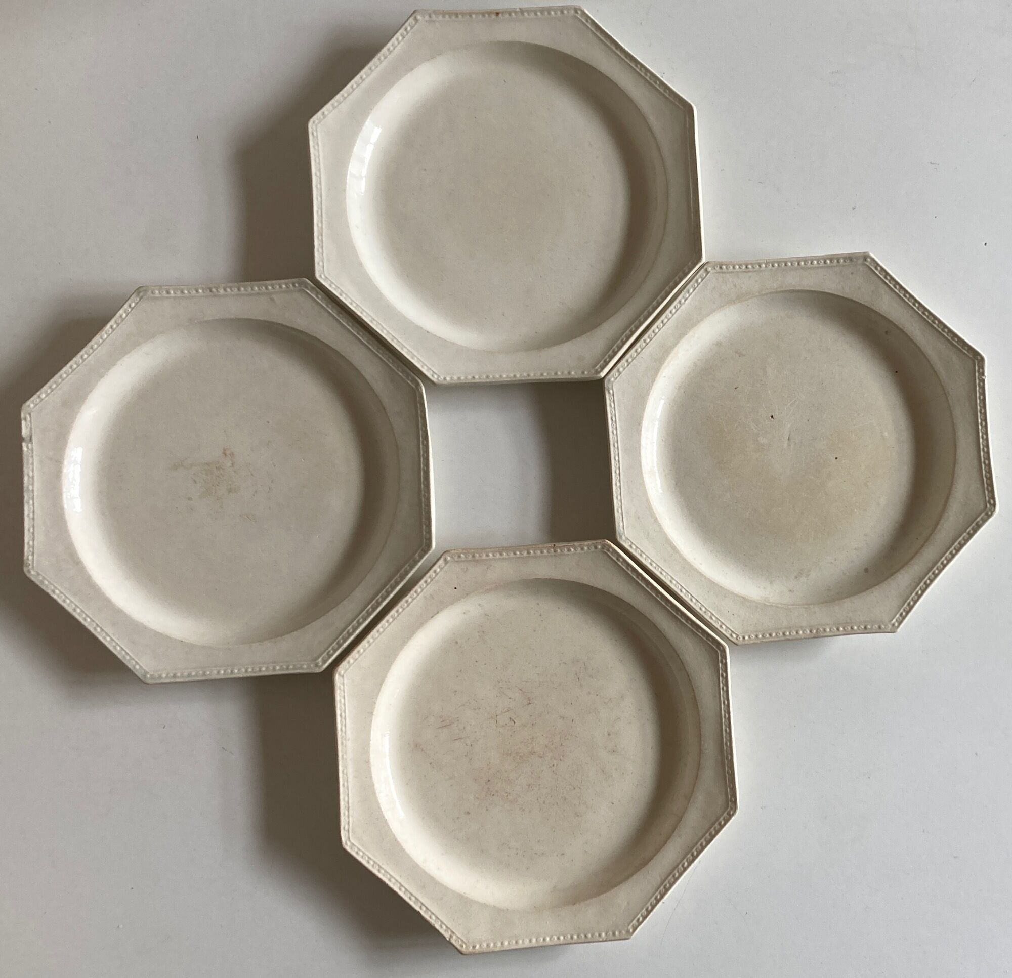 Set of 4 plates Creil and Montereau octagonal pearls Directoire 1800