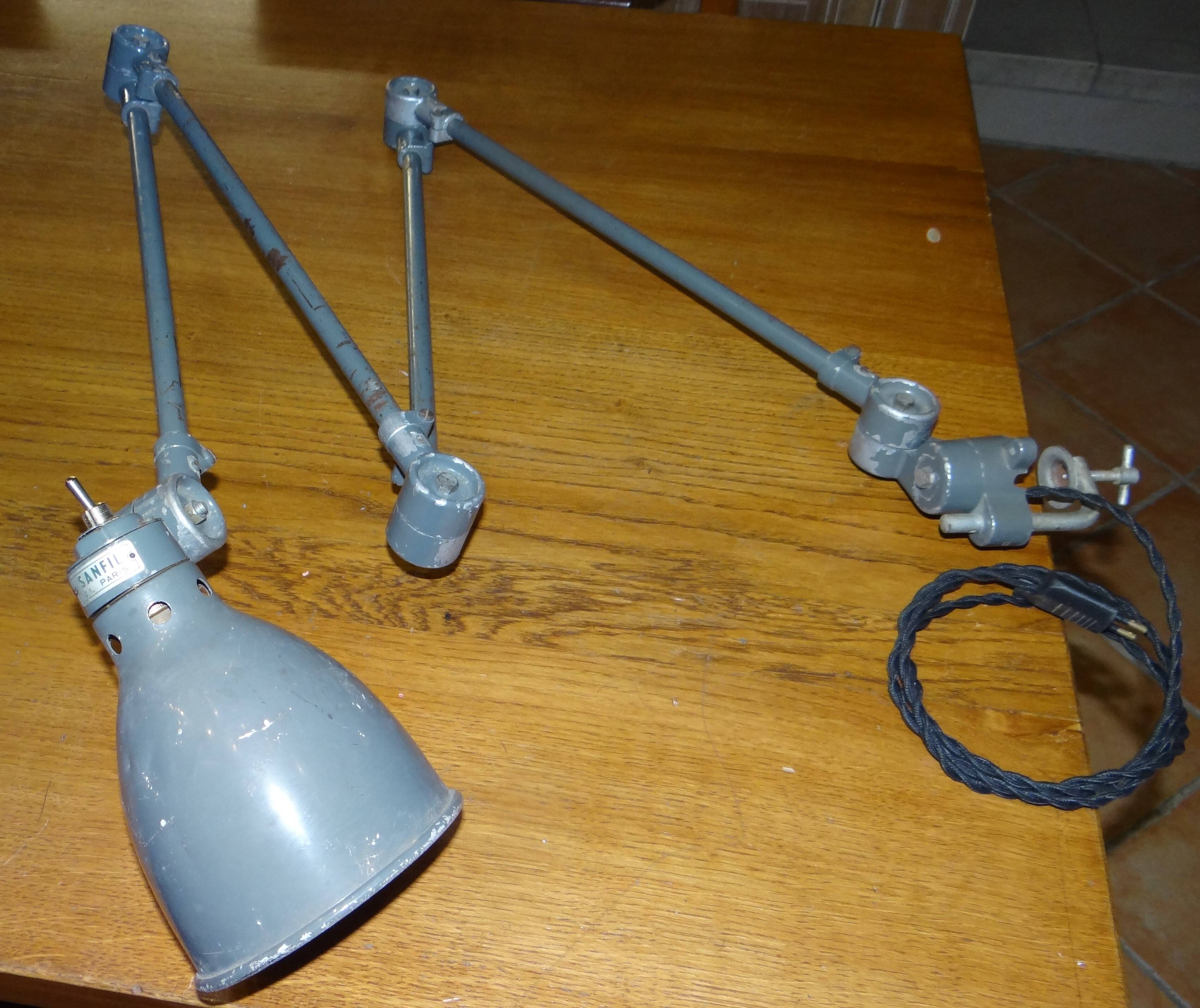 Industrial table lamp articulated 4 arms