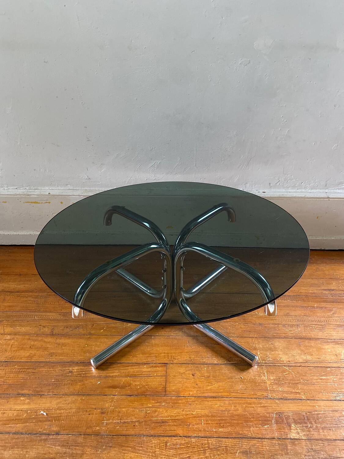Tubular round smoked glass coffee table vintage 1970