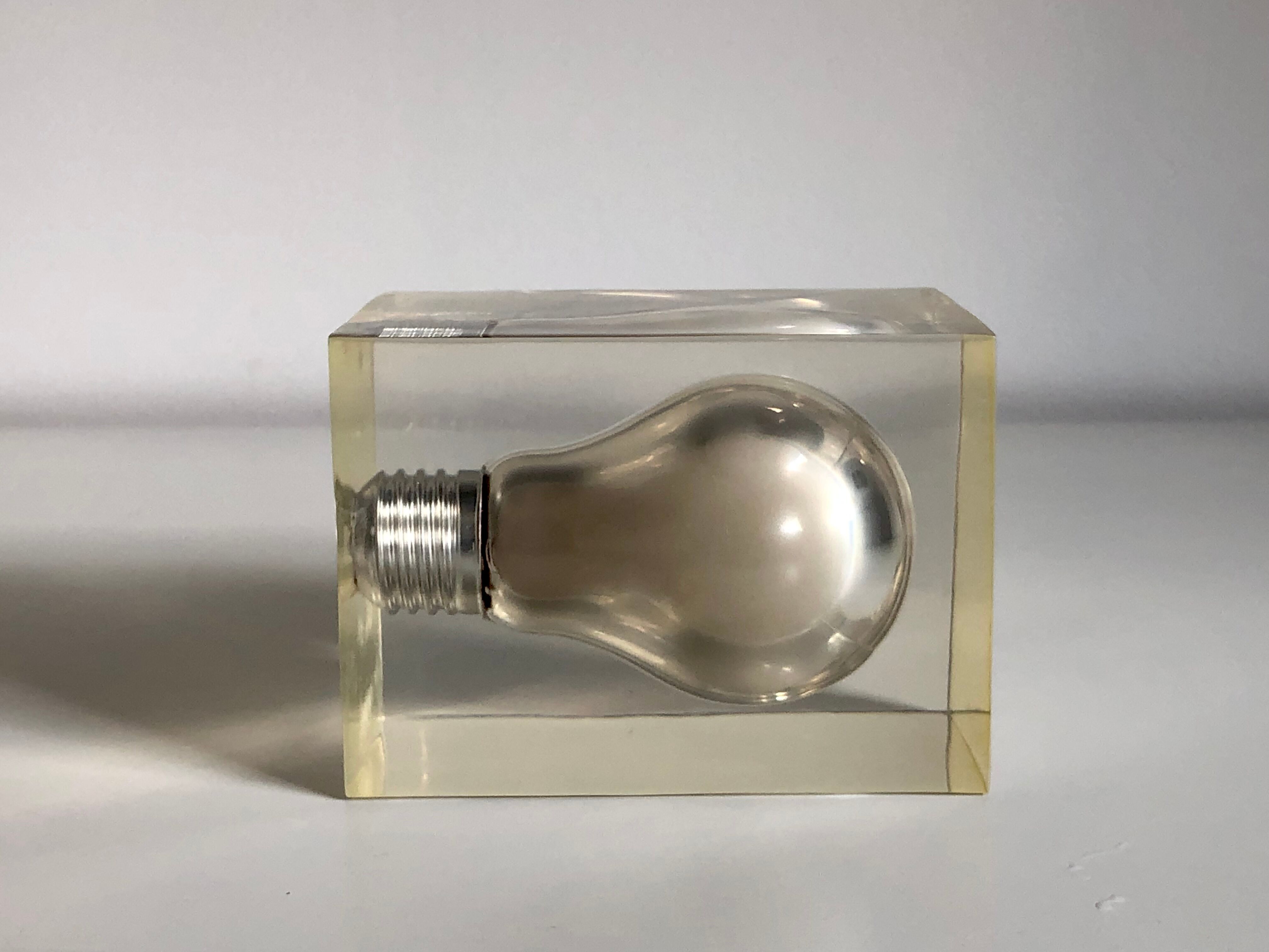 Sculpture inclusion in resin of a blue phosphorescent bulb attributed to Pierre Giraudon, 1970
