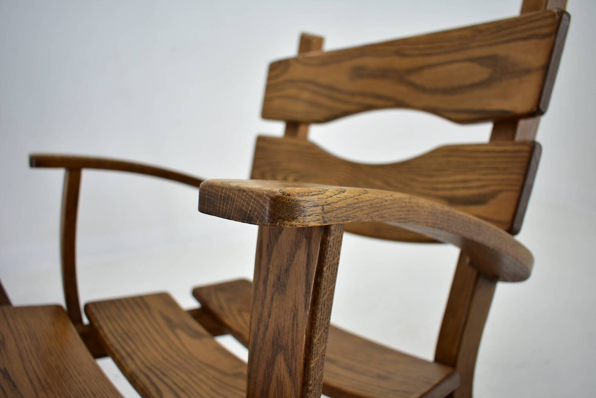 Paire de fauteuils lounge brutalistes en chêne massif par Dittmann & Co., 1970s
