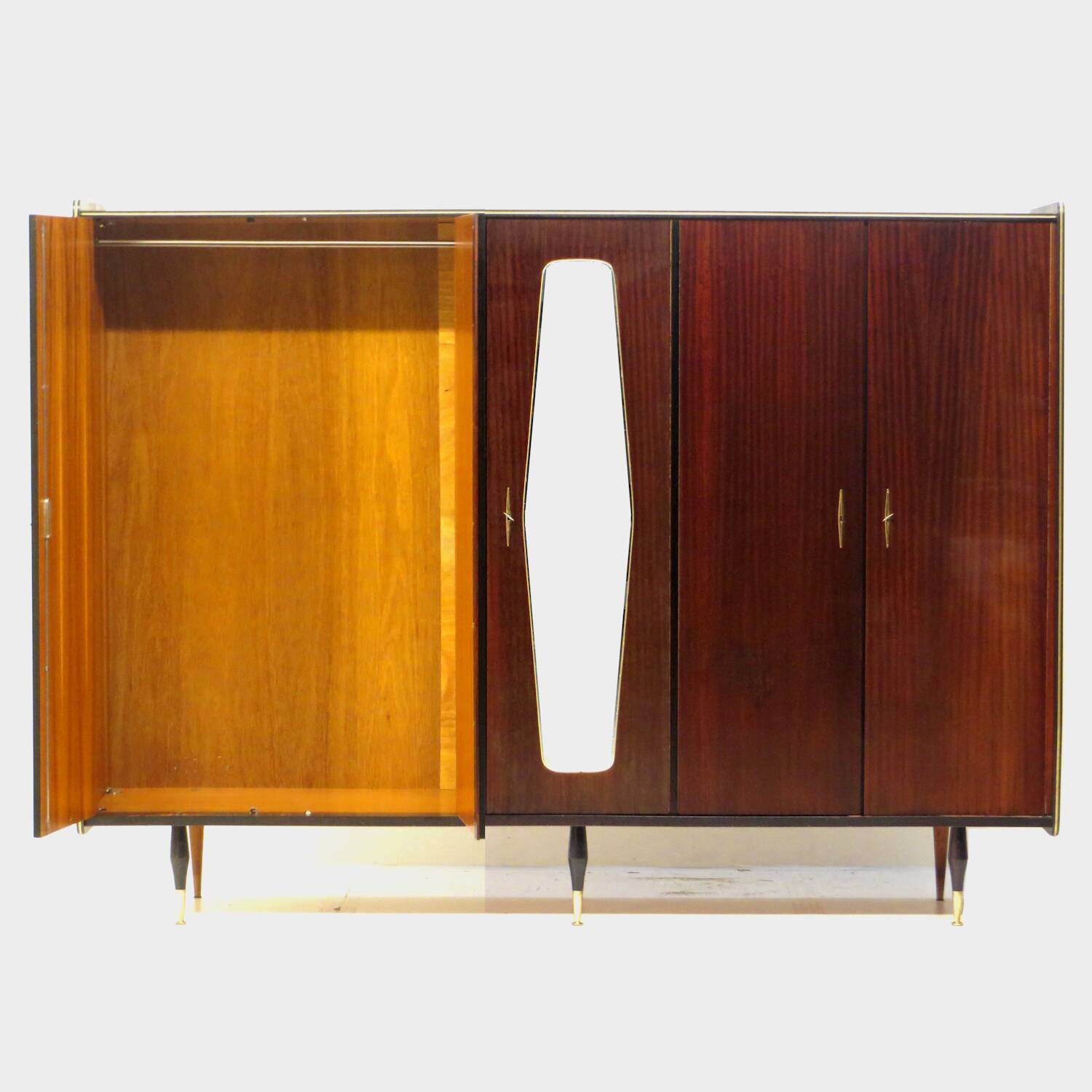 Grand armoire vintage en teck à 5 portes avec miroir, années 1960.