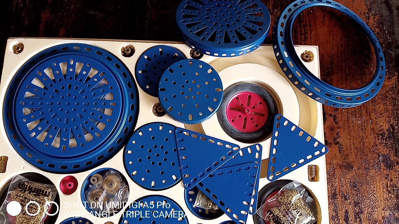 Kit de construction Metallus "Berlin box 1" / n°9800-60 / compatible MECCANO