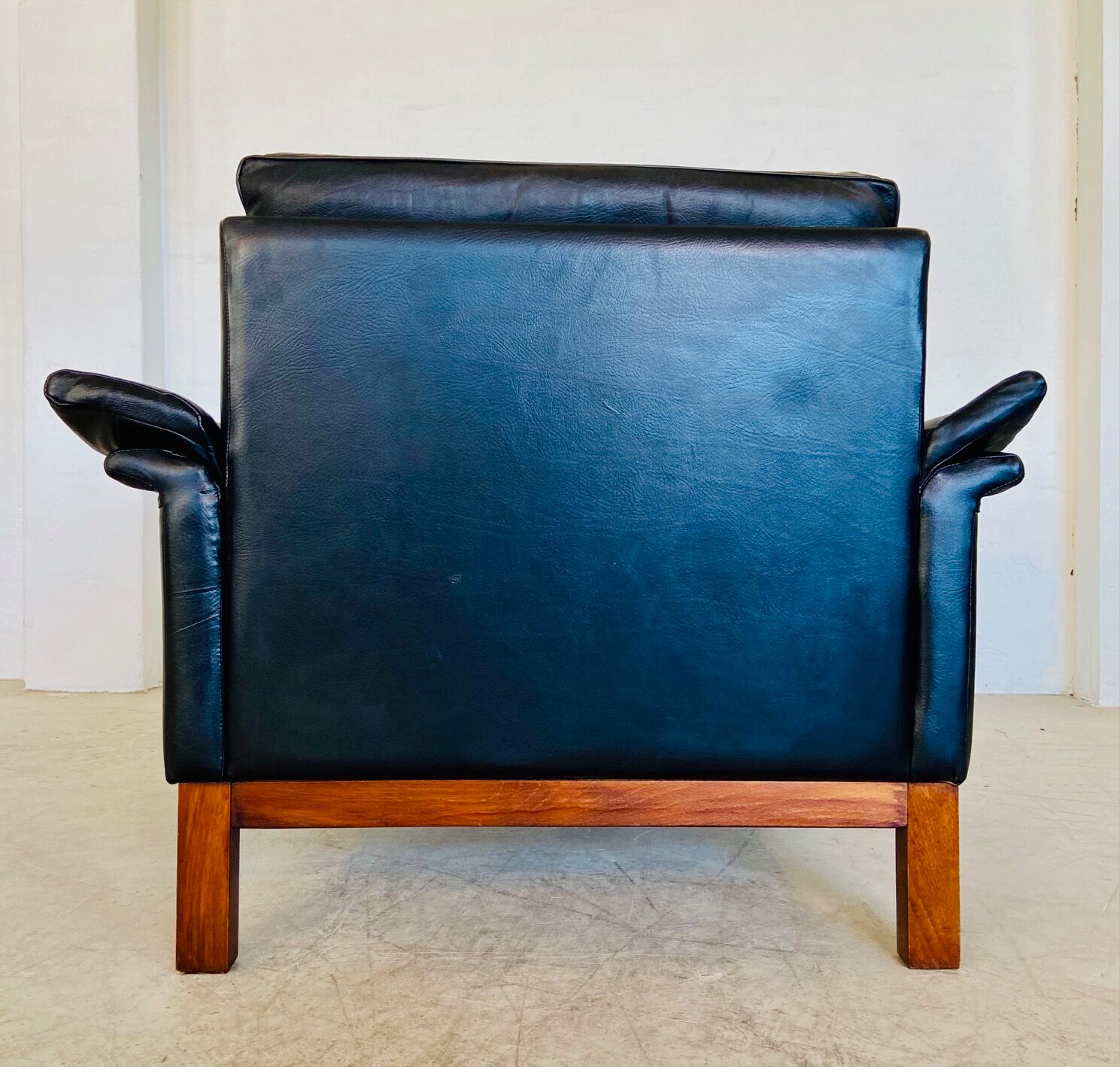 Vintage Danish mid-century black leather armchair – 1970s