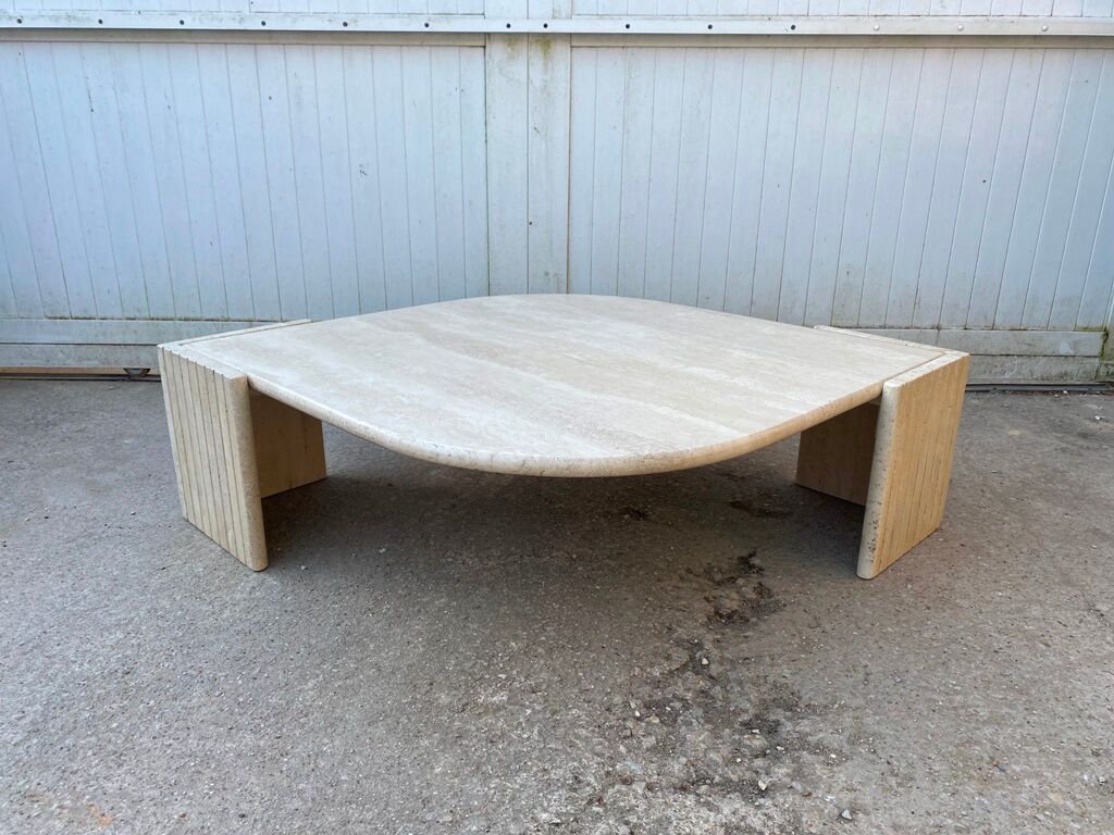 Large marble travertine coffee table in the shape of an eye from Roche Bobois vintage 70s
