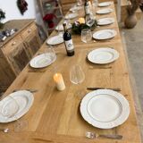 Extendable farmhouse table in solid oak