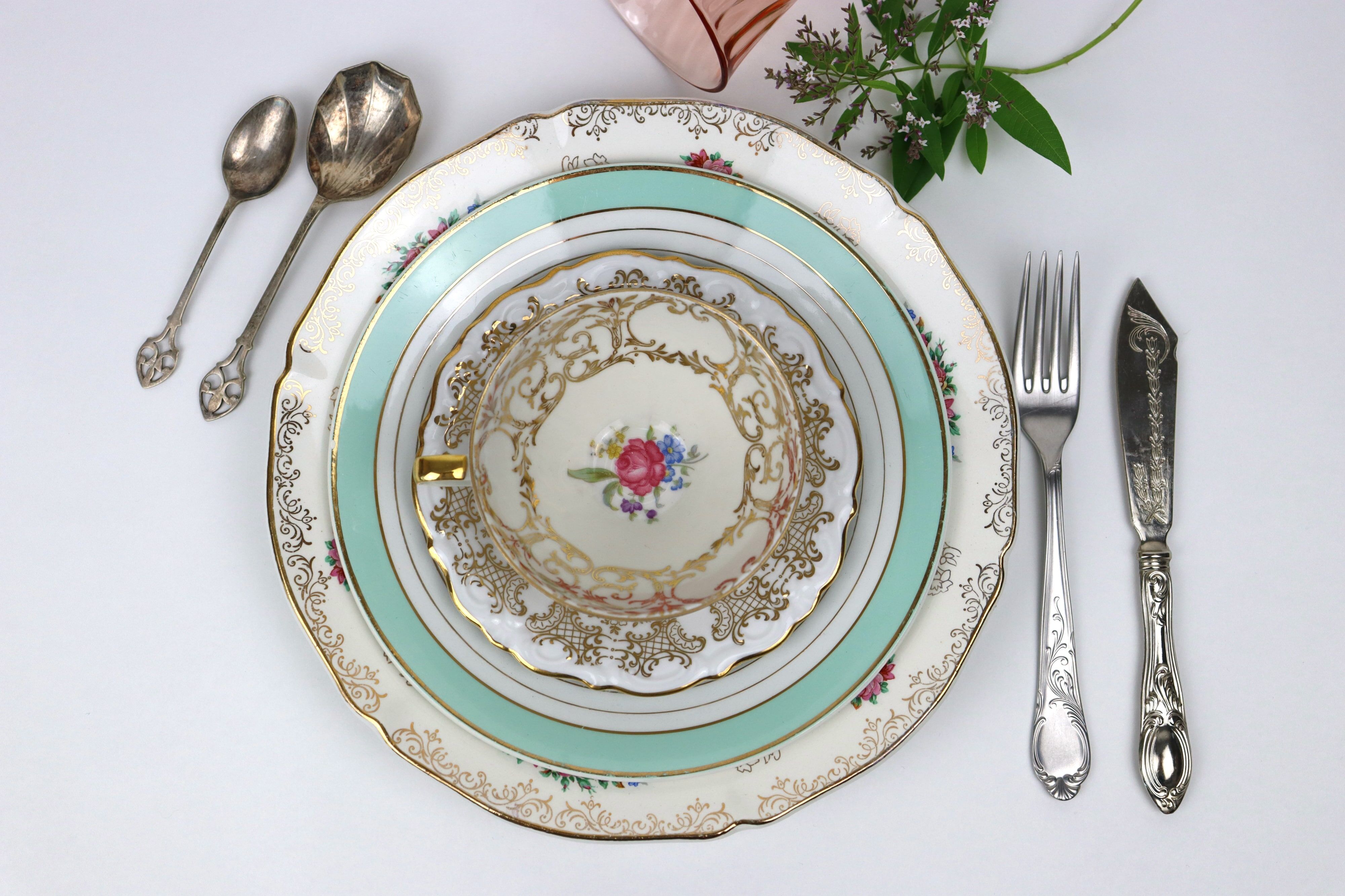 6 vintage plates