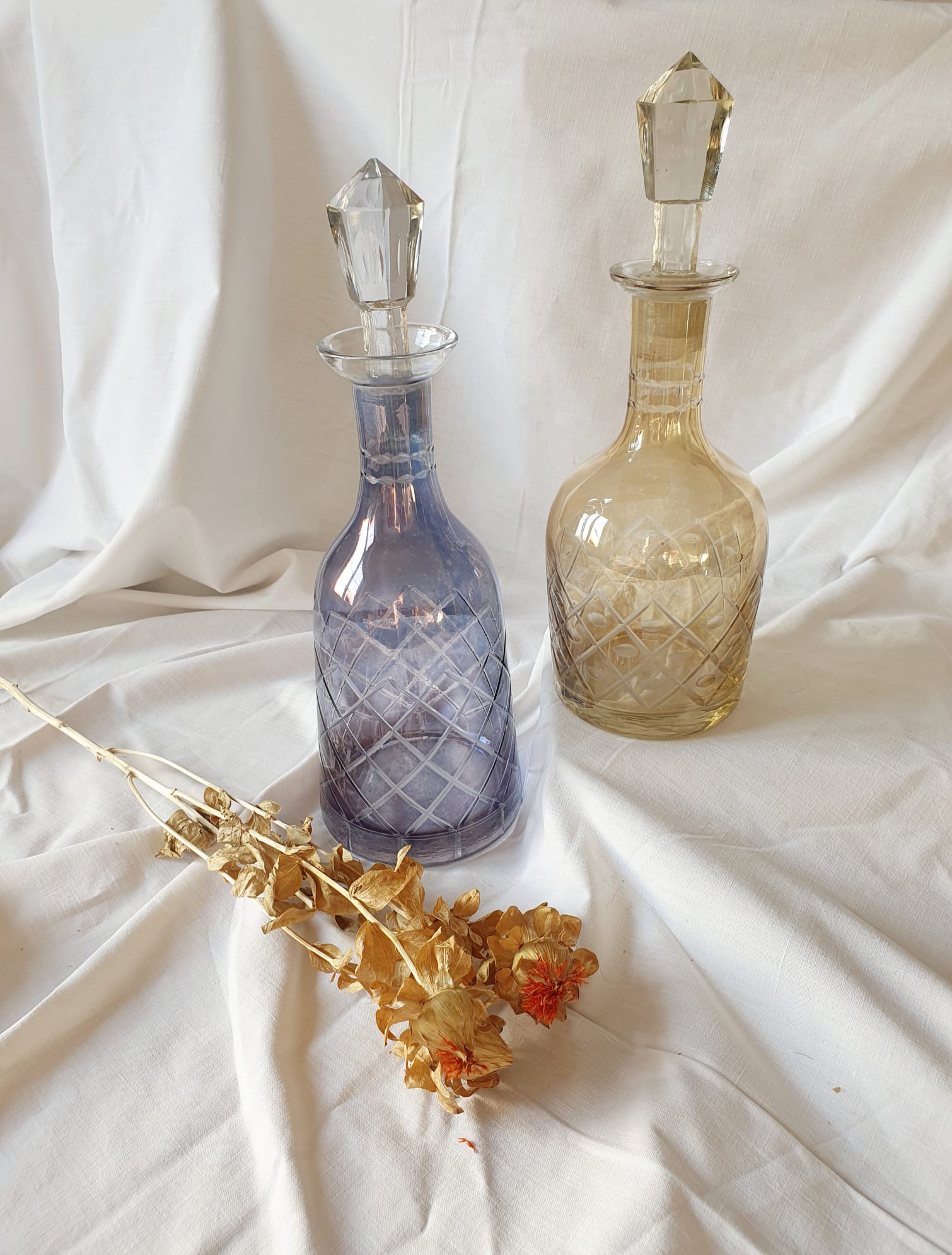 Carafe in blue chiseled glass