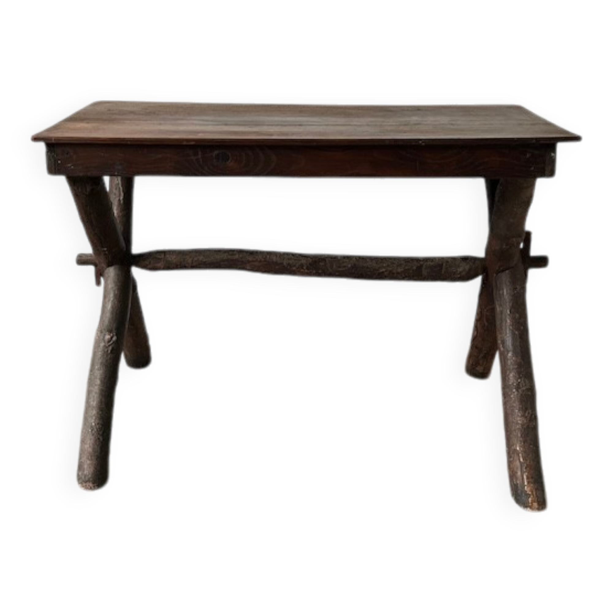 Bureau en noyer massif, art populaire, Savoie, vers 1900