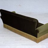 Canapé danois 3 places des années 1970, velours d'ameublement vert, pieds en bois de frêne.