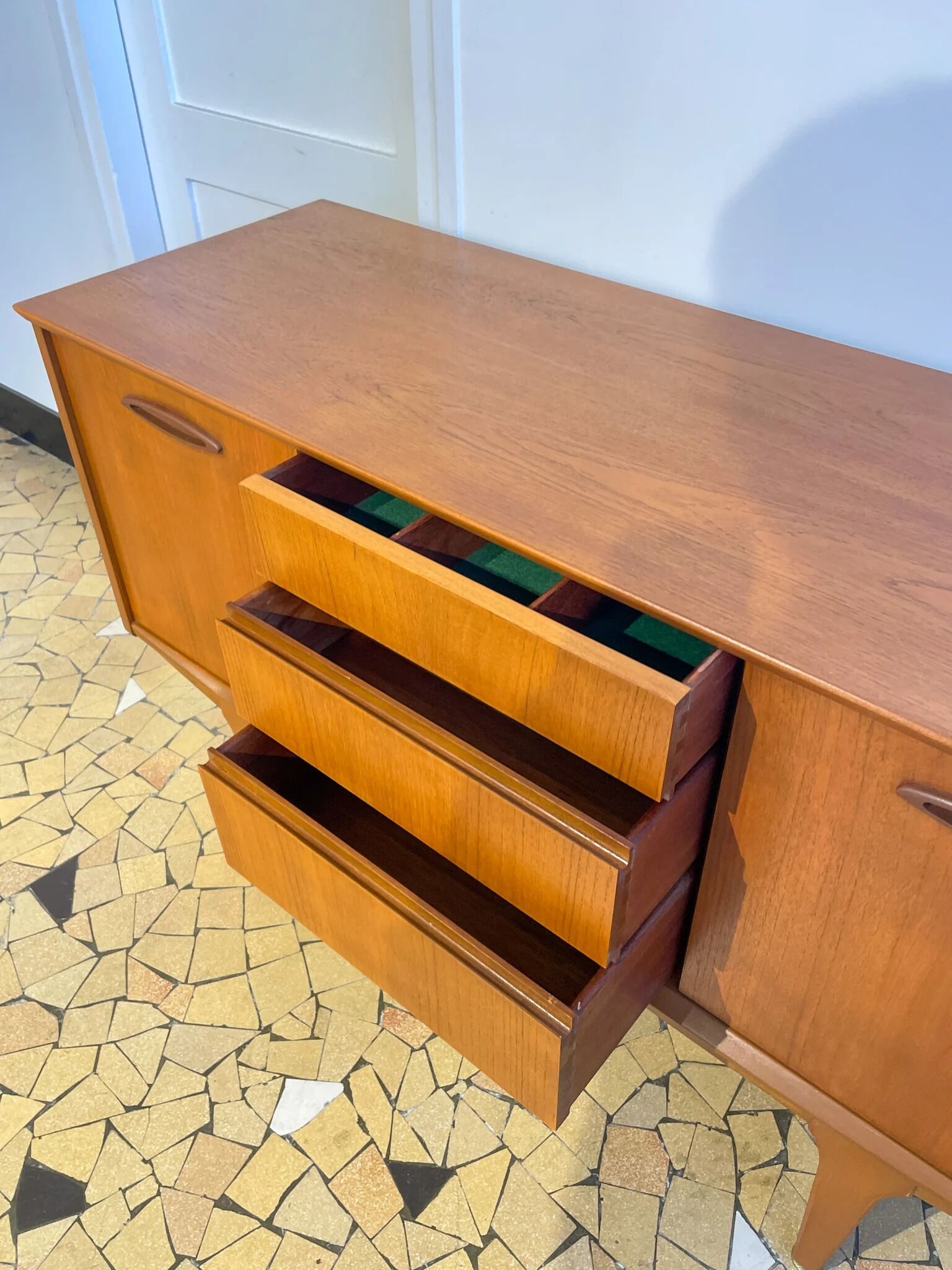 Jentic Enfilade 128cm