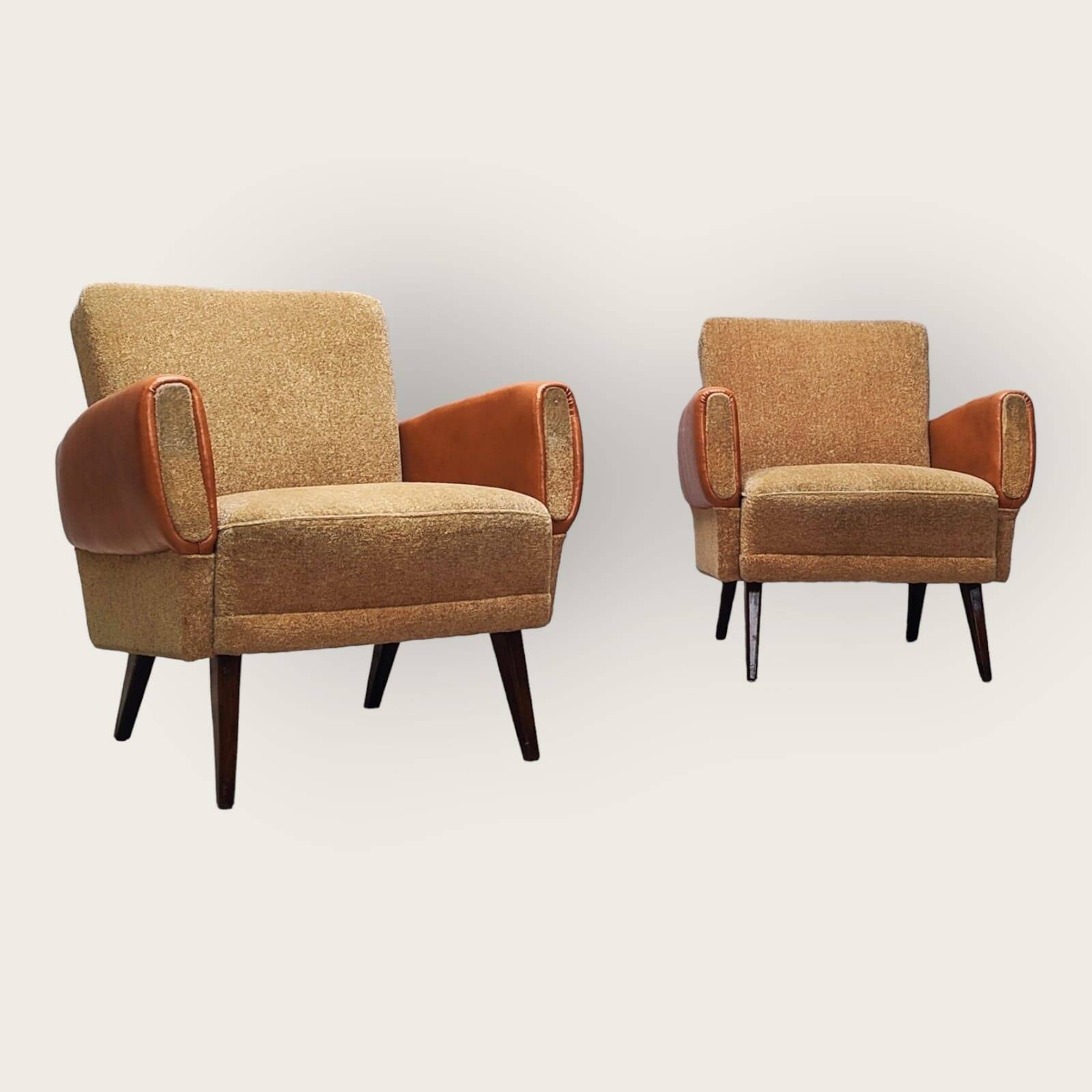 Twee mid century fauteuils