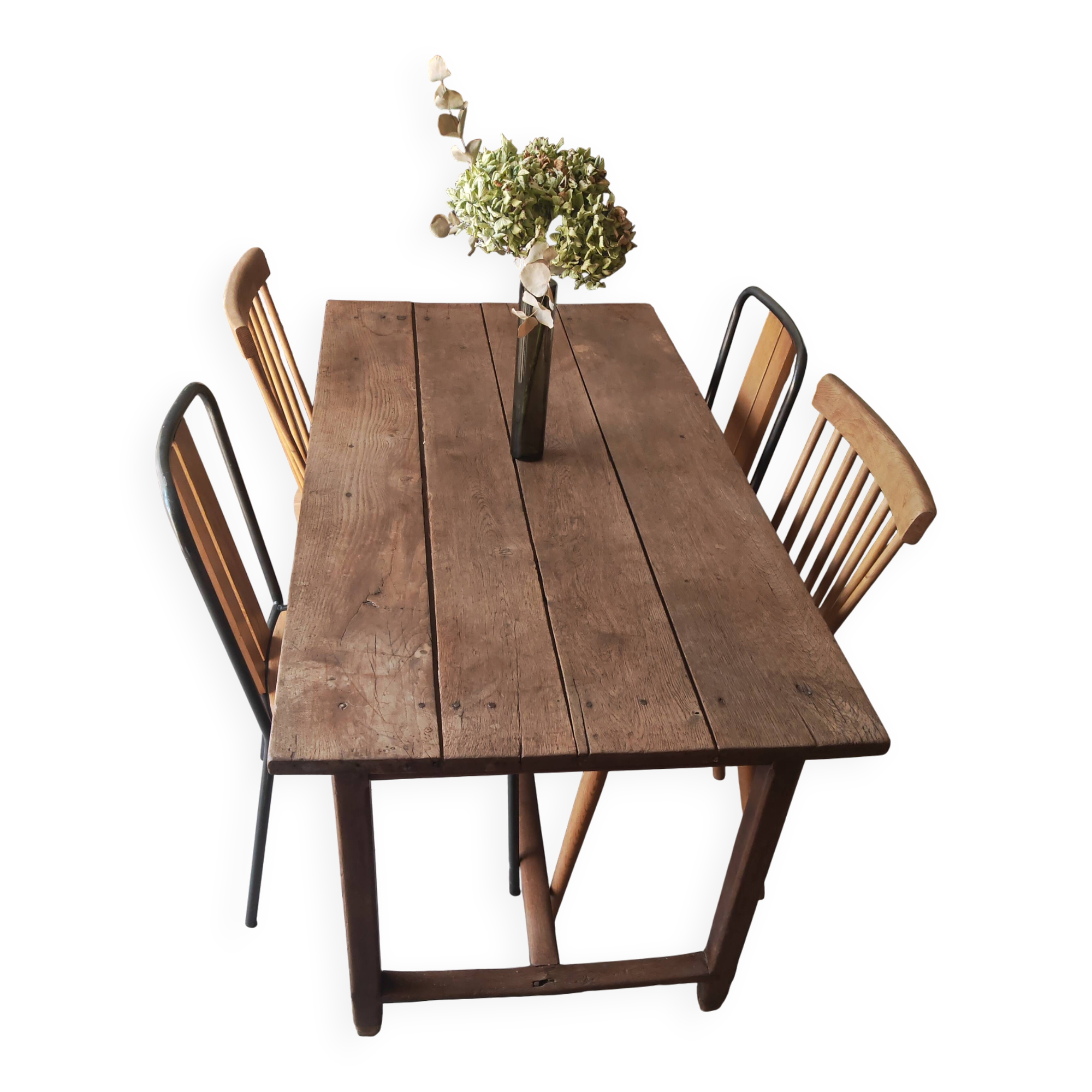 Farm table