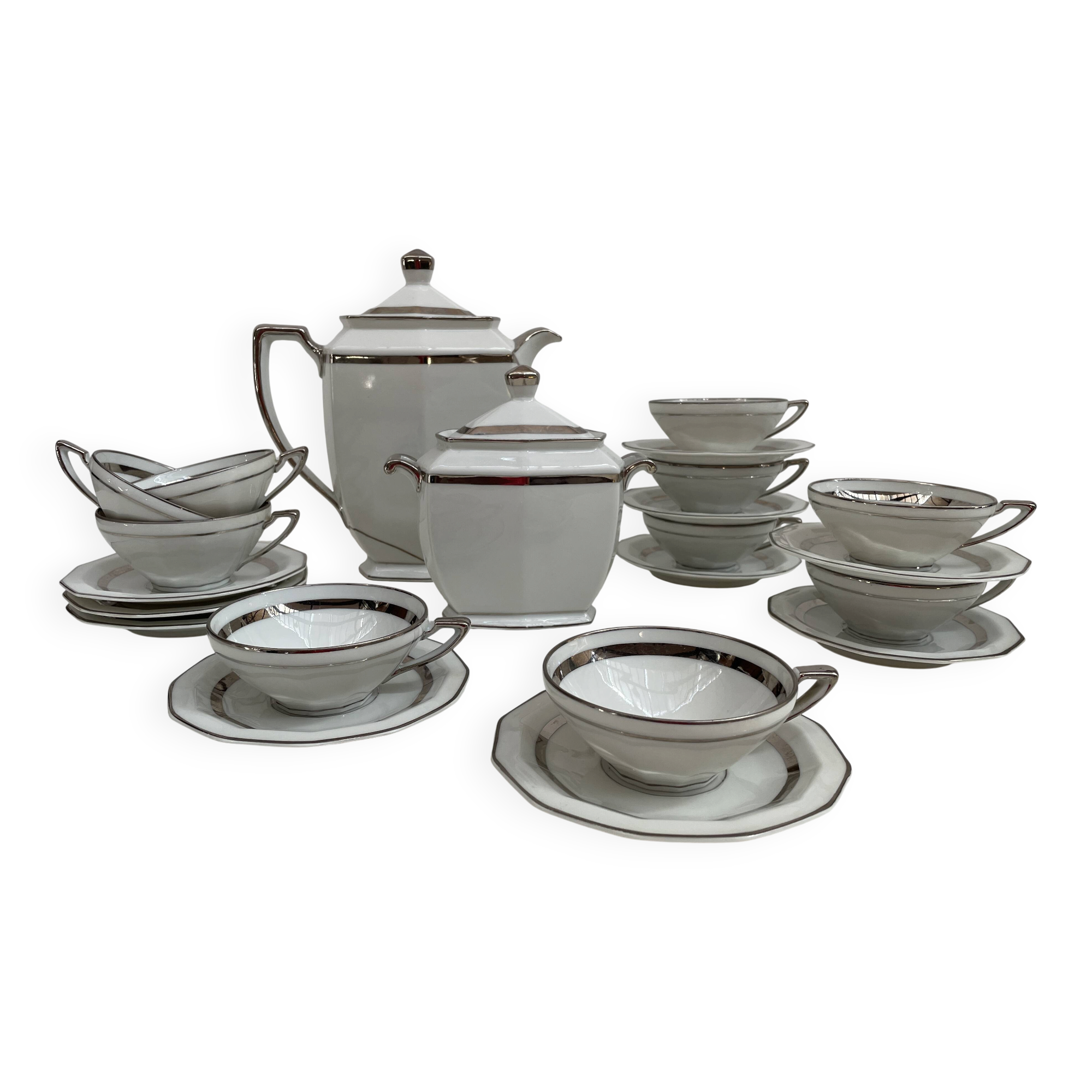 Art Deco service, porcelain with platinum, Kintsugi restoration.