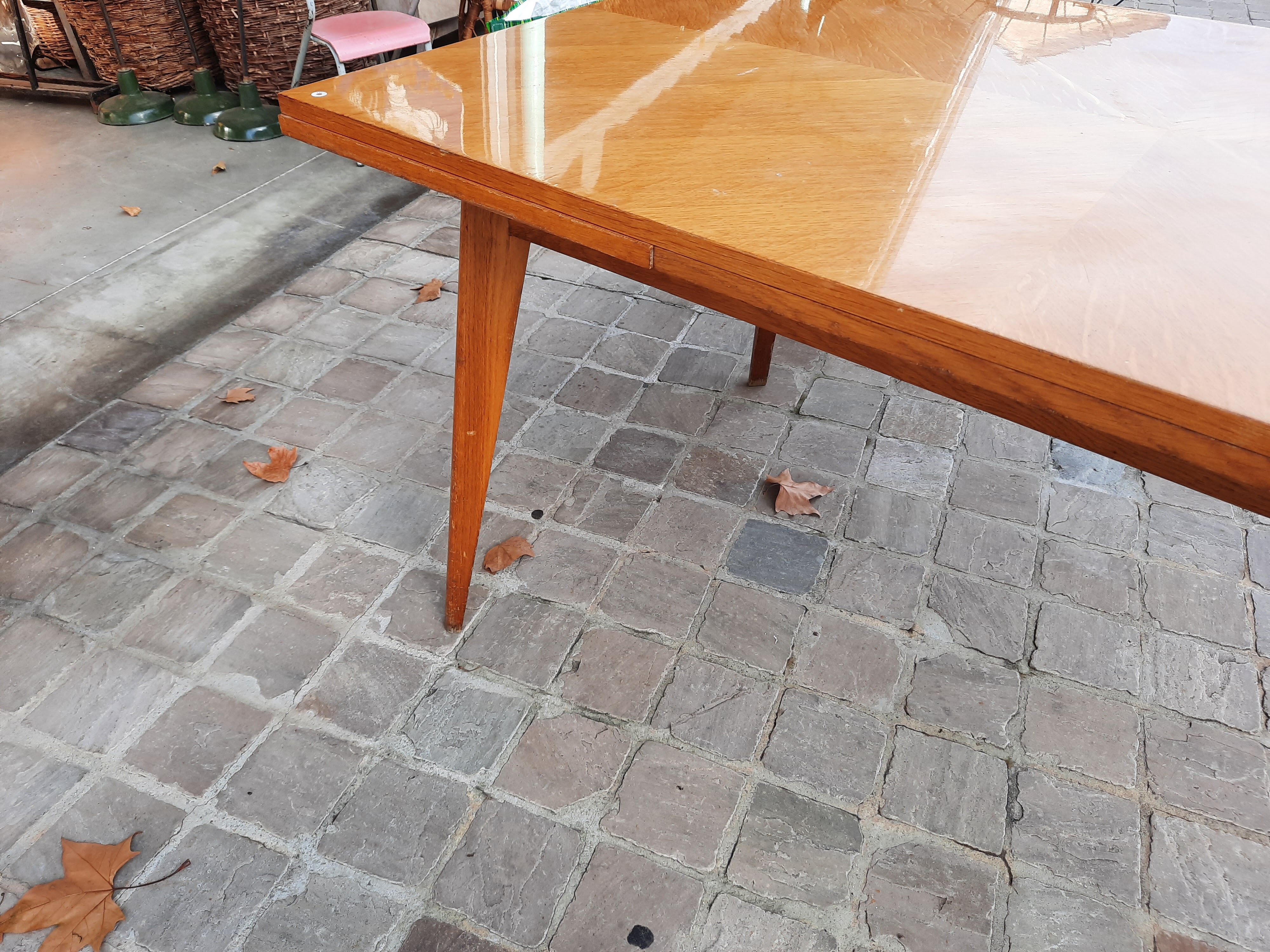 Vintage table foot compass