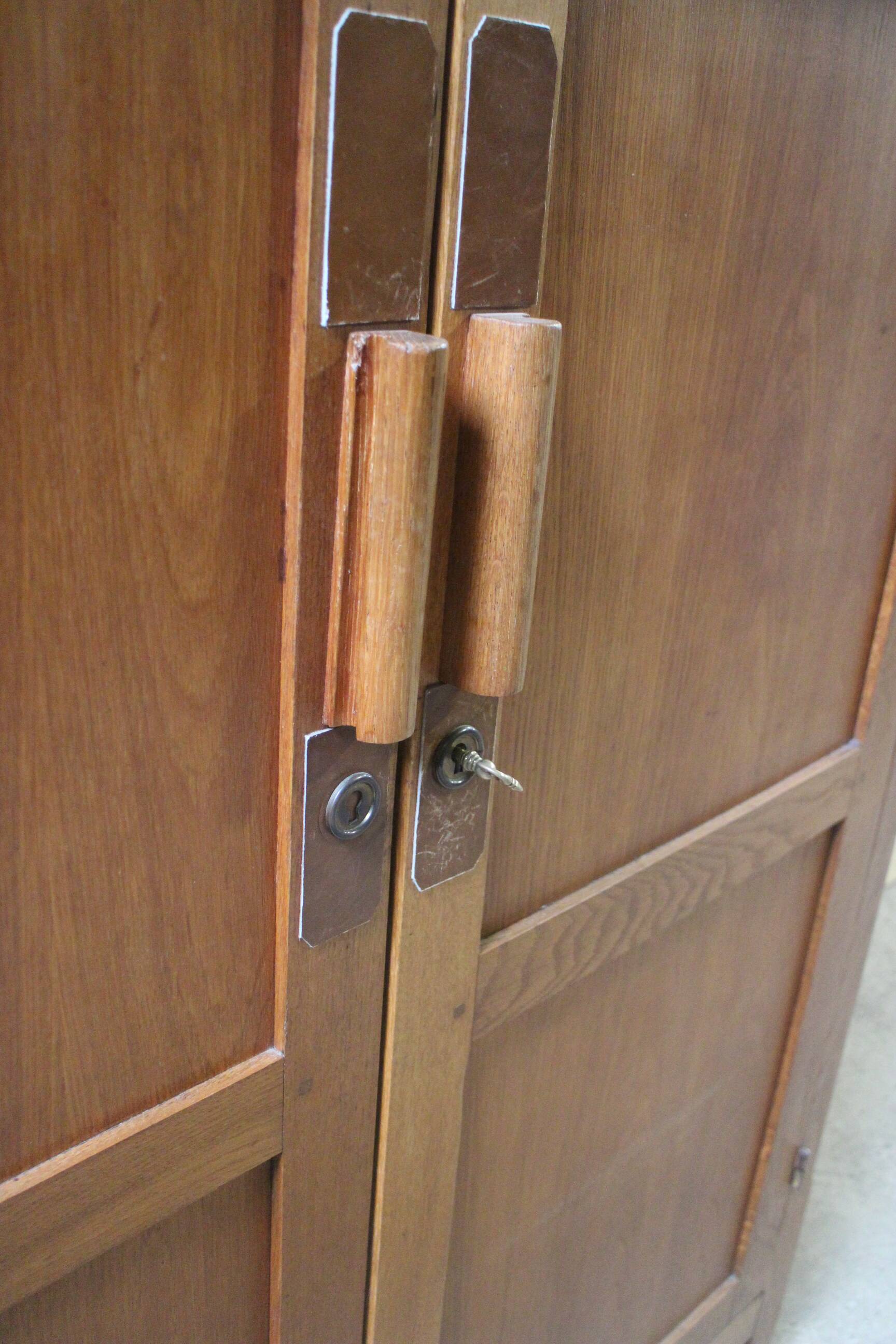 Parisian wardrobe period reconstruction