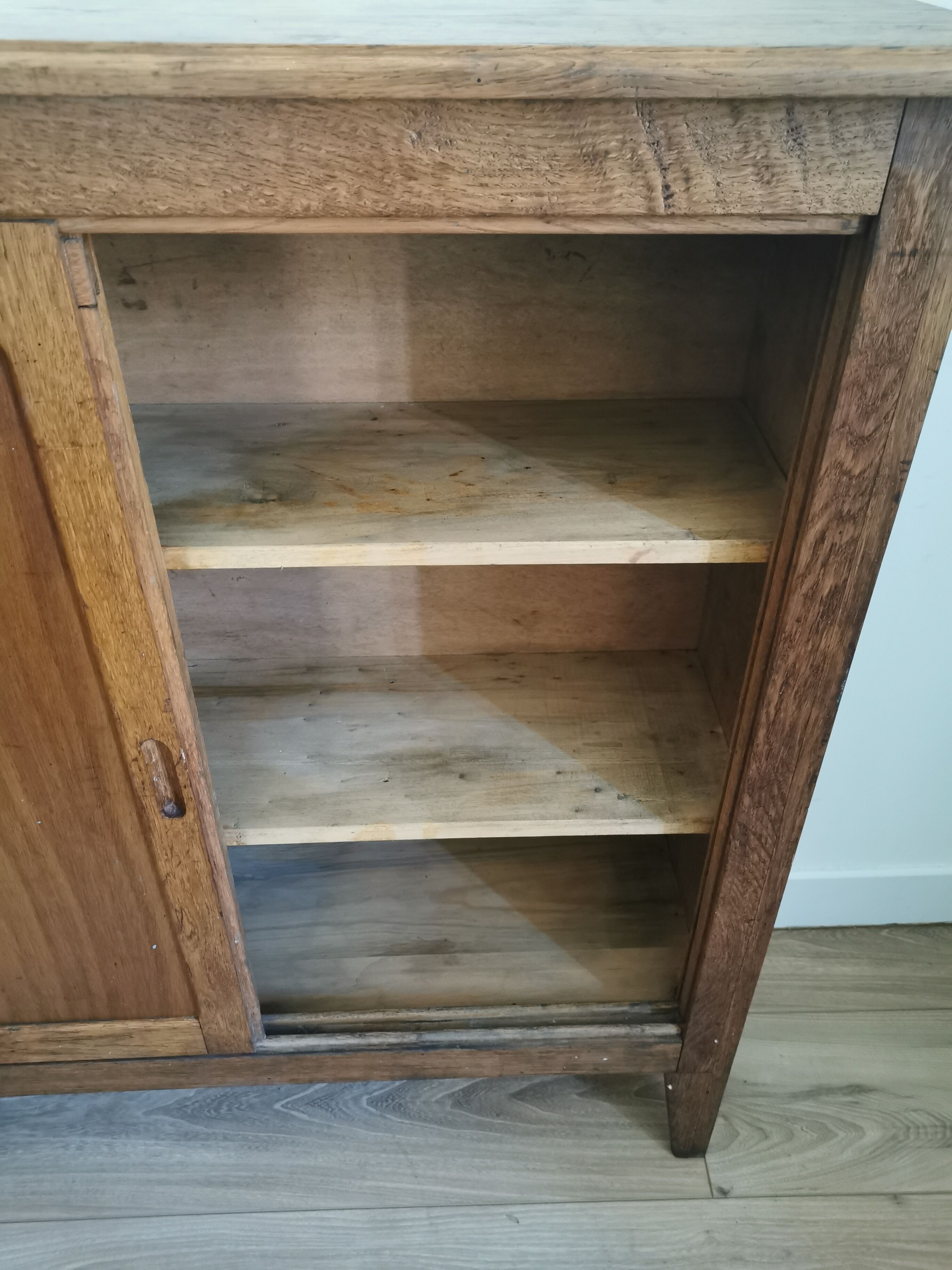Meuble de rangement des années 40