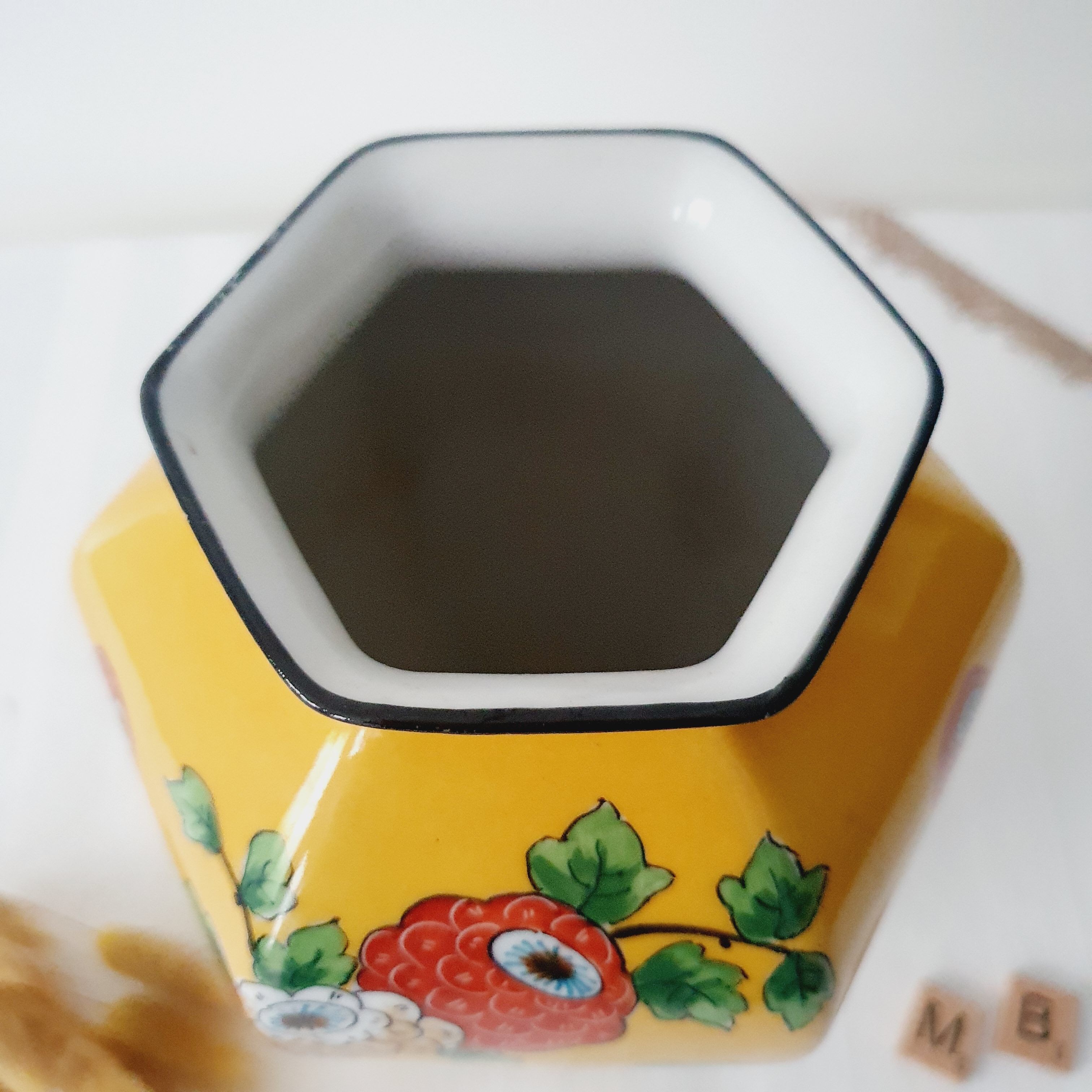 Yellow porcelain vase Japanese decoration