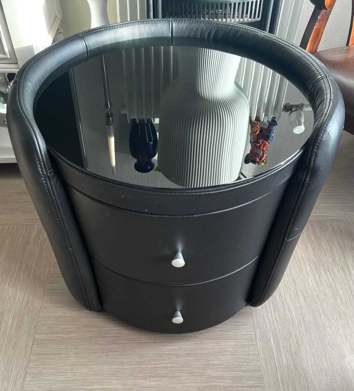 Genuine leather and black glass bedside table Terranova