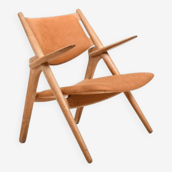 Fauteuil CH-28 en Chêne et Cuir par Hans J. Wegner