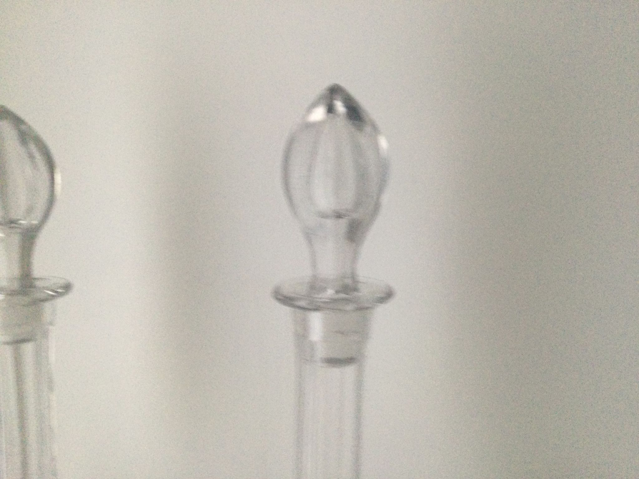 Paire de carafes en cristal vintage