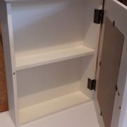 Armoire de toilette à miroir blanche à motif floral