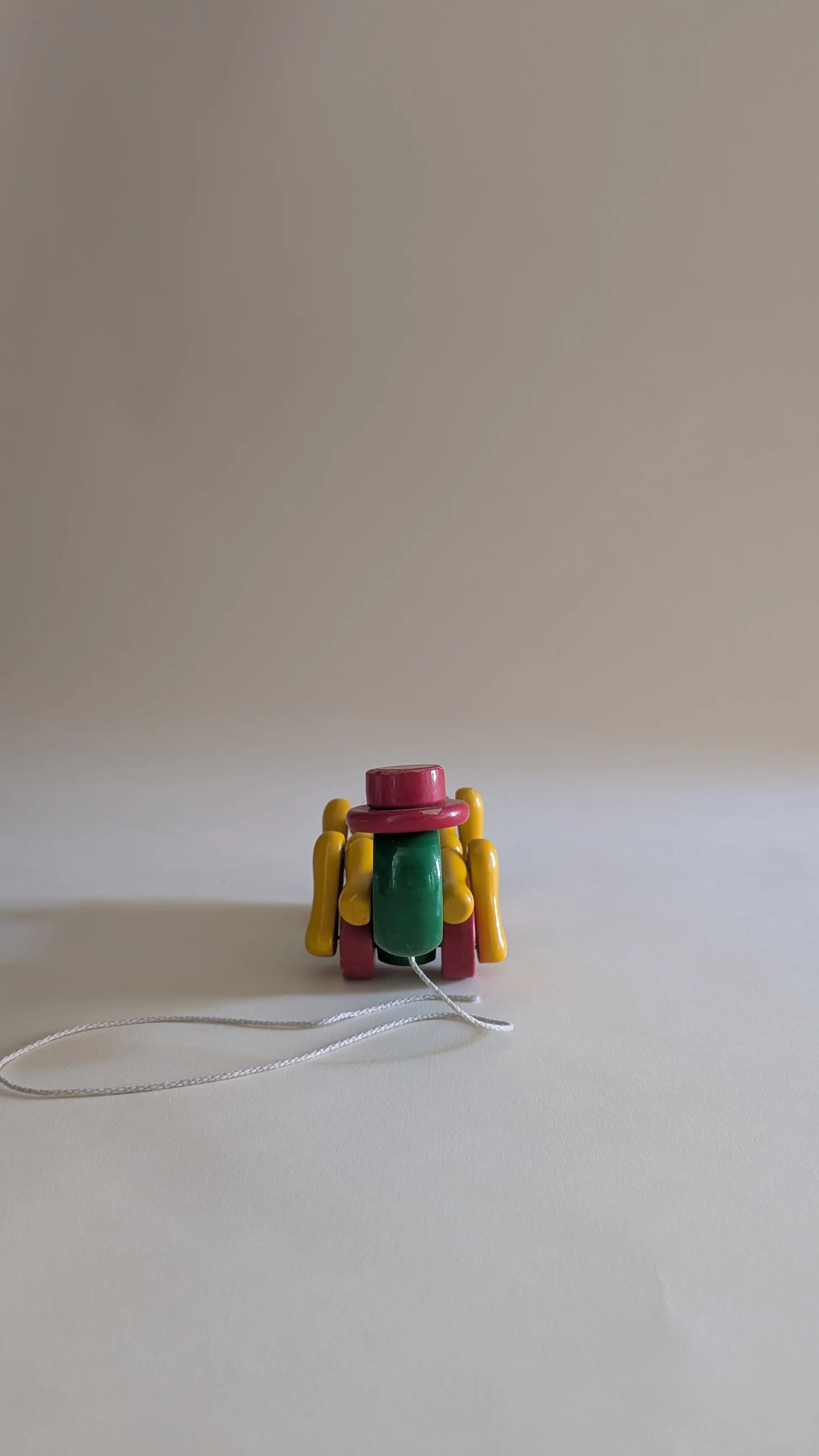 Grilllon, Kouvalias wooden pull toy