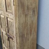 Armoire ancienne jaune en bois