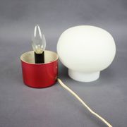 Lampe de table en verre opalin Burgundy Red de l'ère spatiale des années 1970