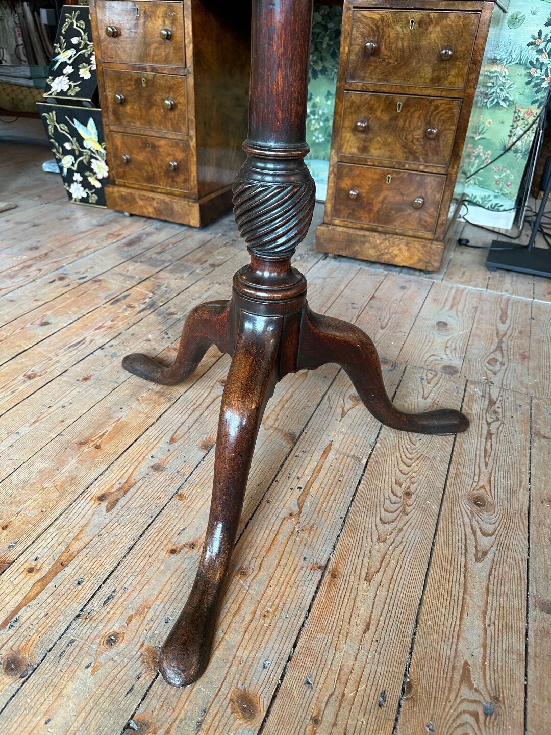 Antique side table / tilt top table