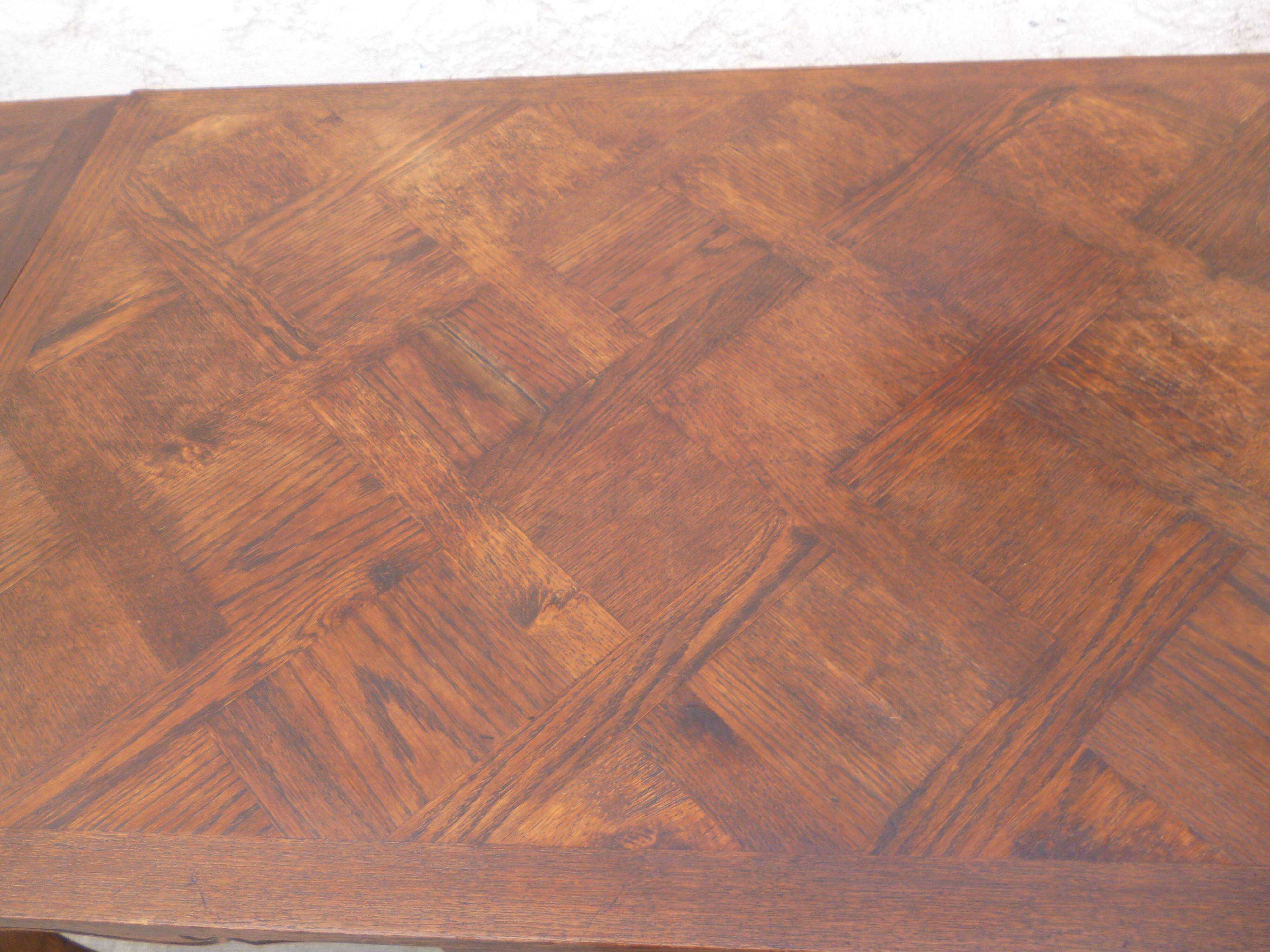 Table with extensions, Louis XV style