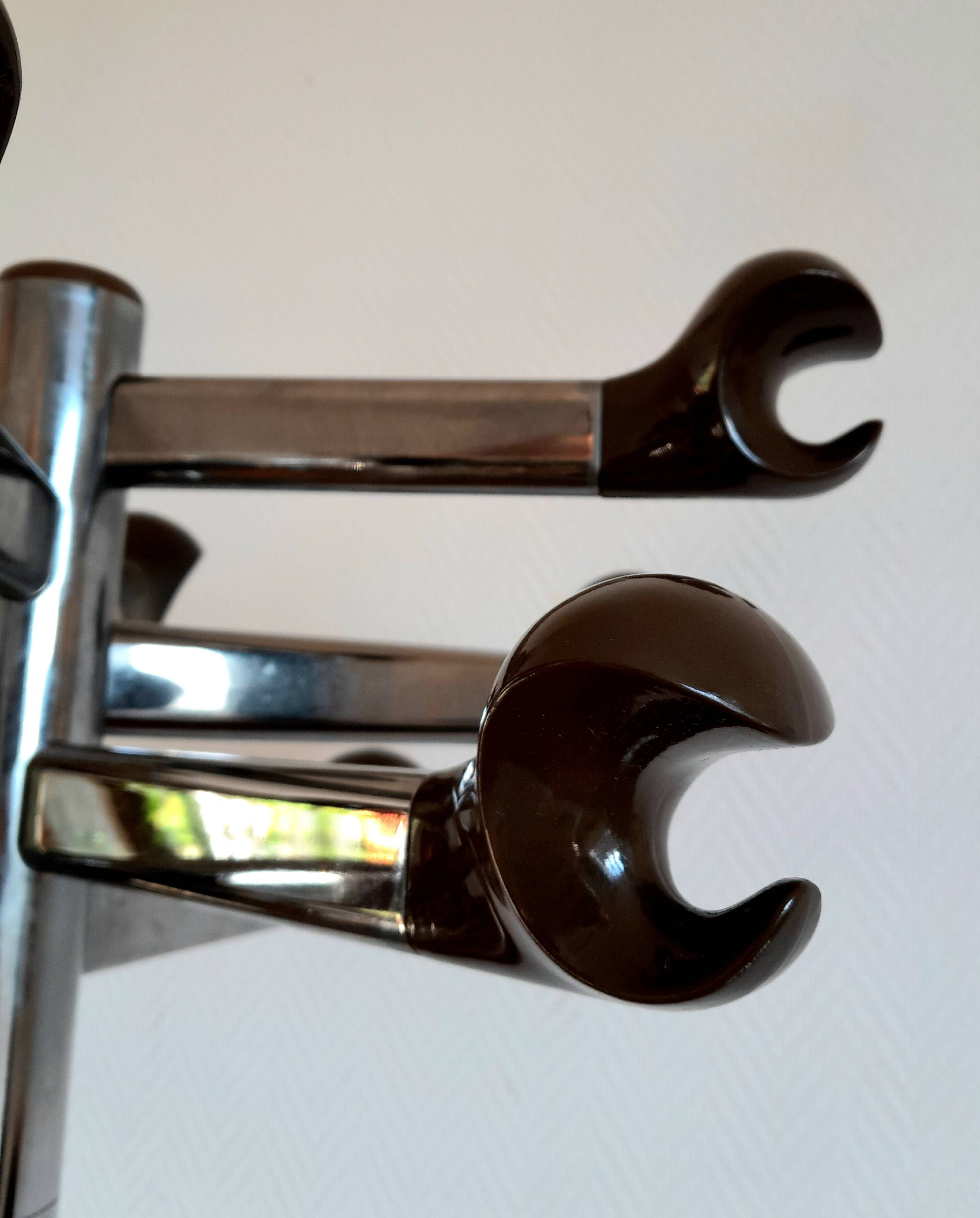 Space age 1970 coat rack in chromed metal and Bakelite