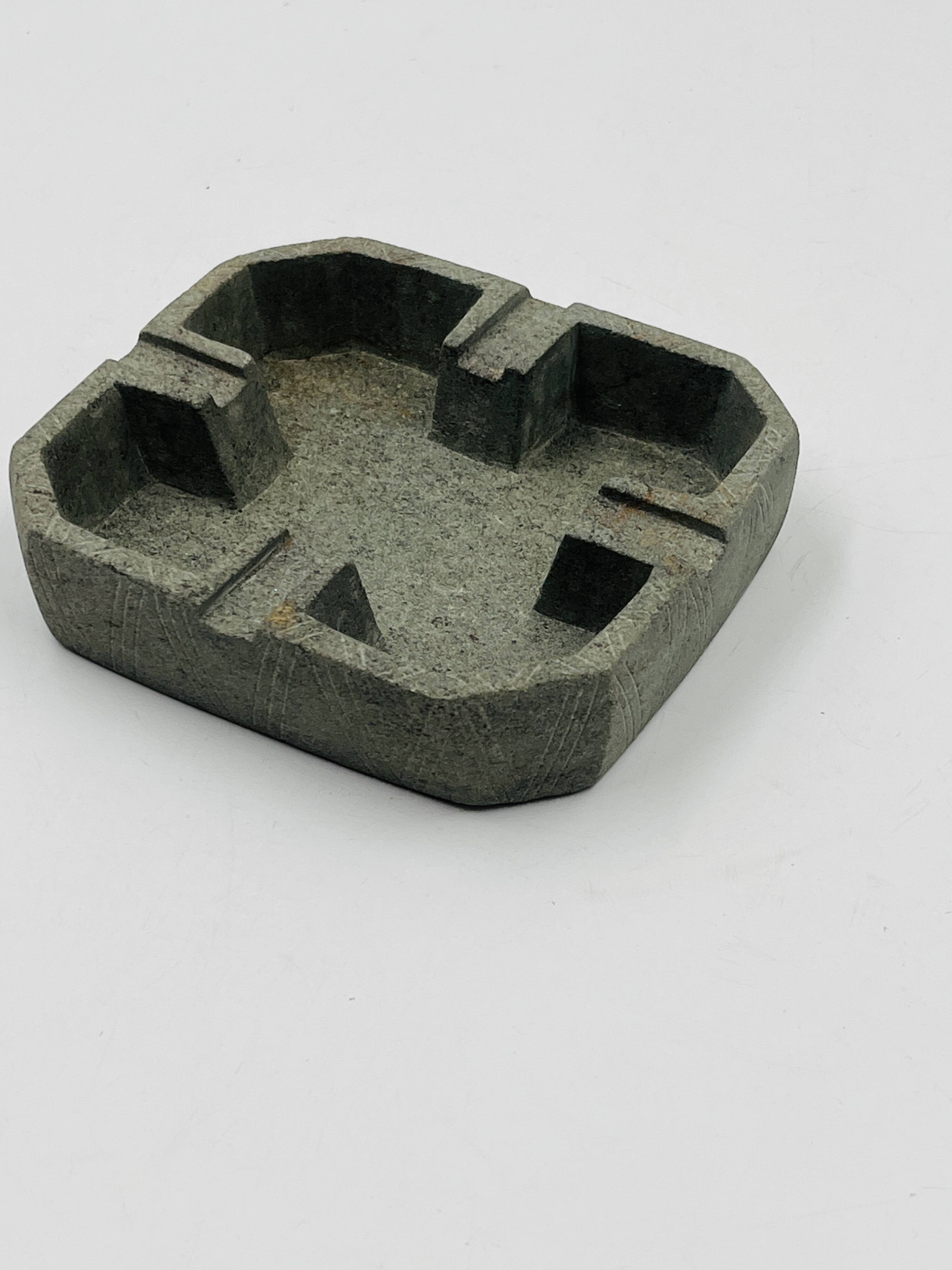 Mineral brutal ashtray
