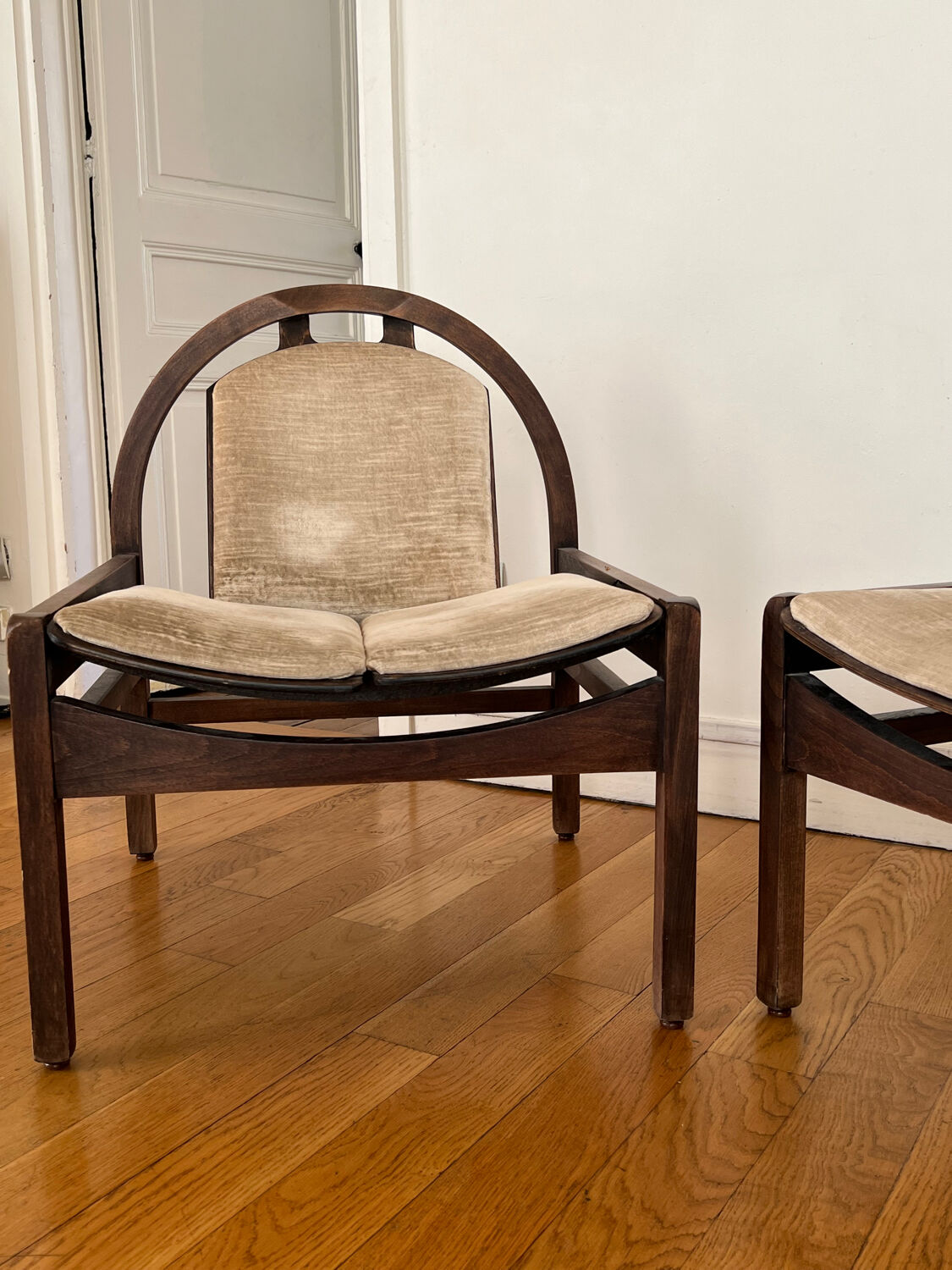 Paire de fauteuils Baumann