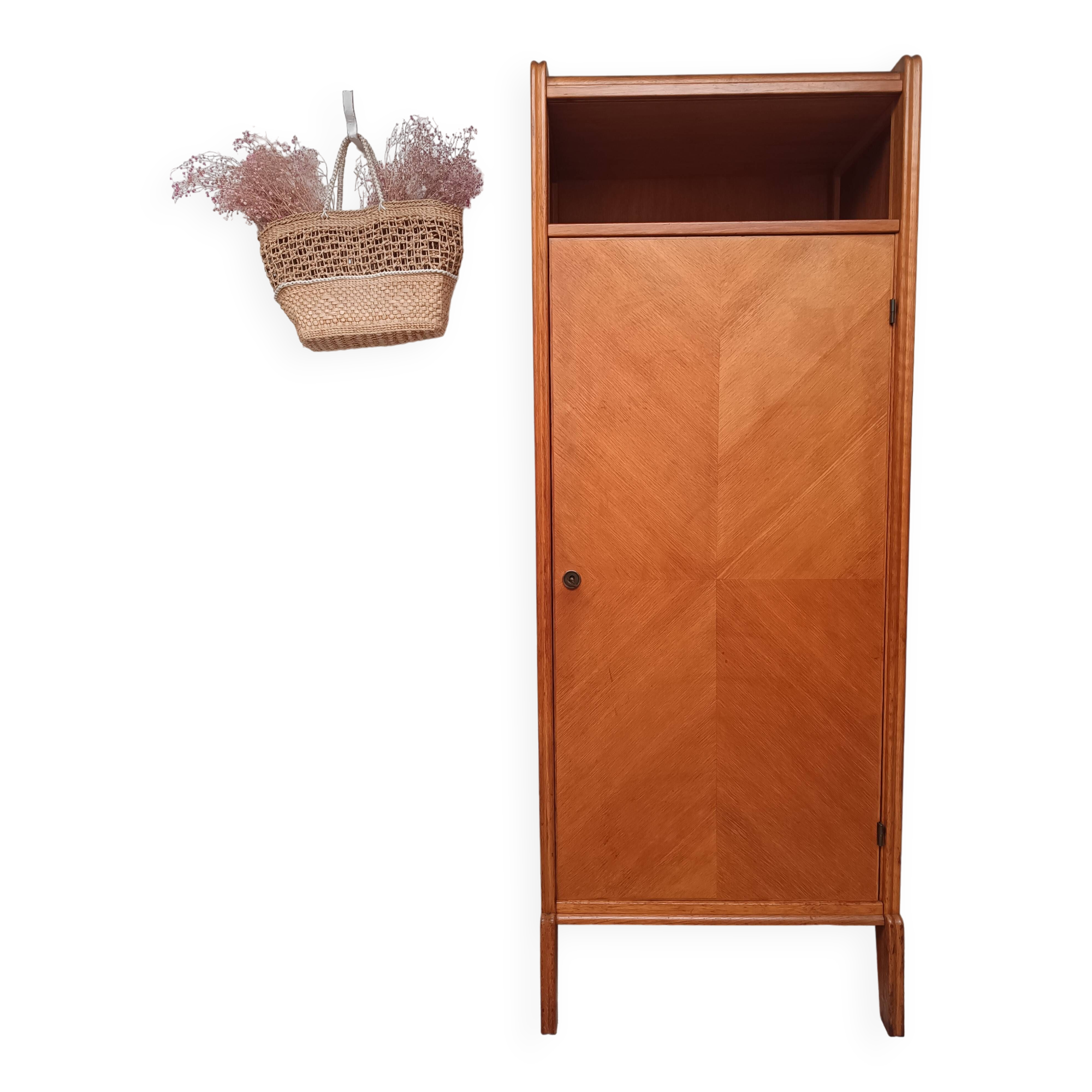Wing-shaped locker cabinet from the 1950s