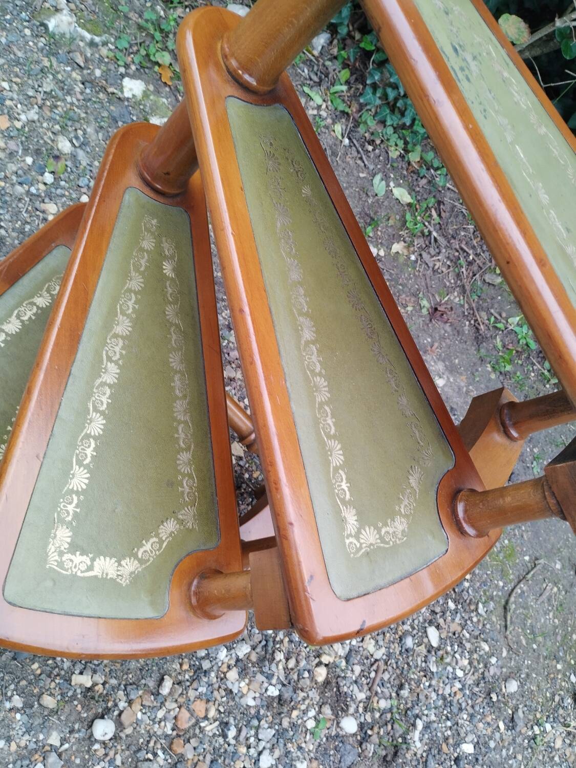 Escalier de bibliothèque ancien