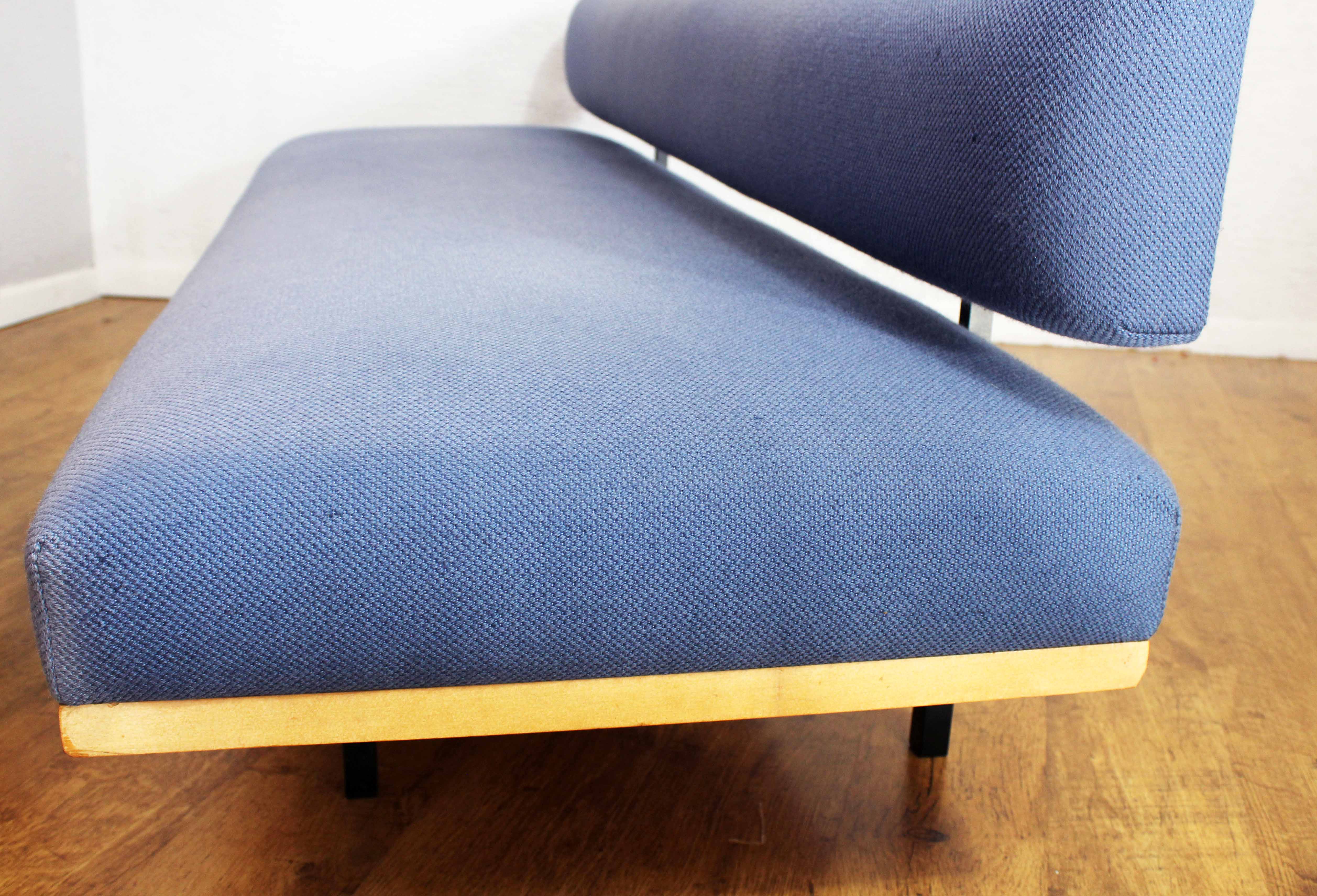 Daybed sofa bench
