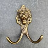 Paire de patère lion en laiton ancien