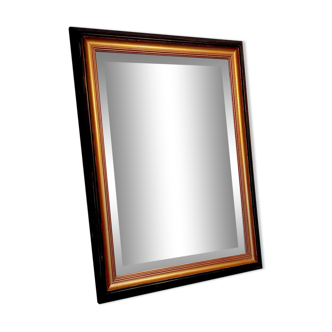 Bevelled mirror