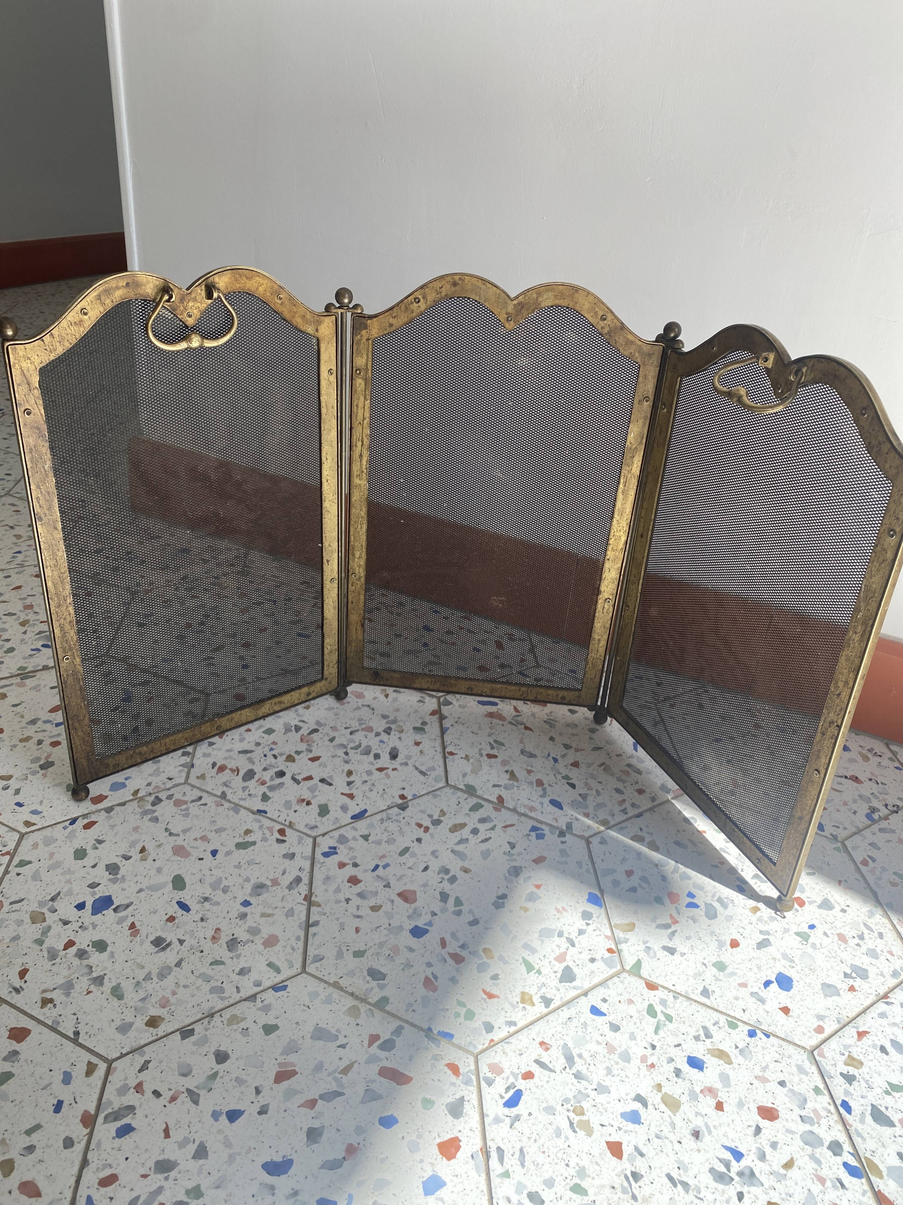 Small fireplace screen