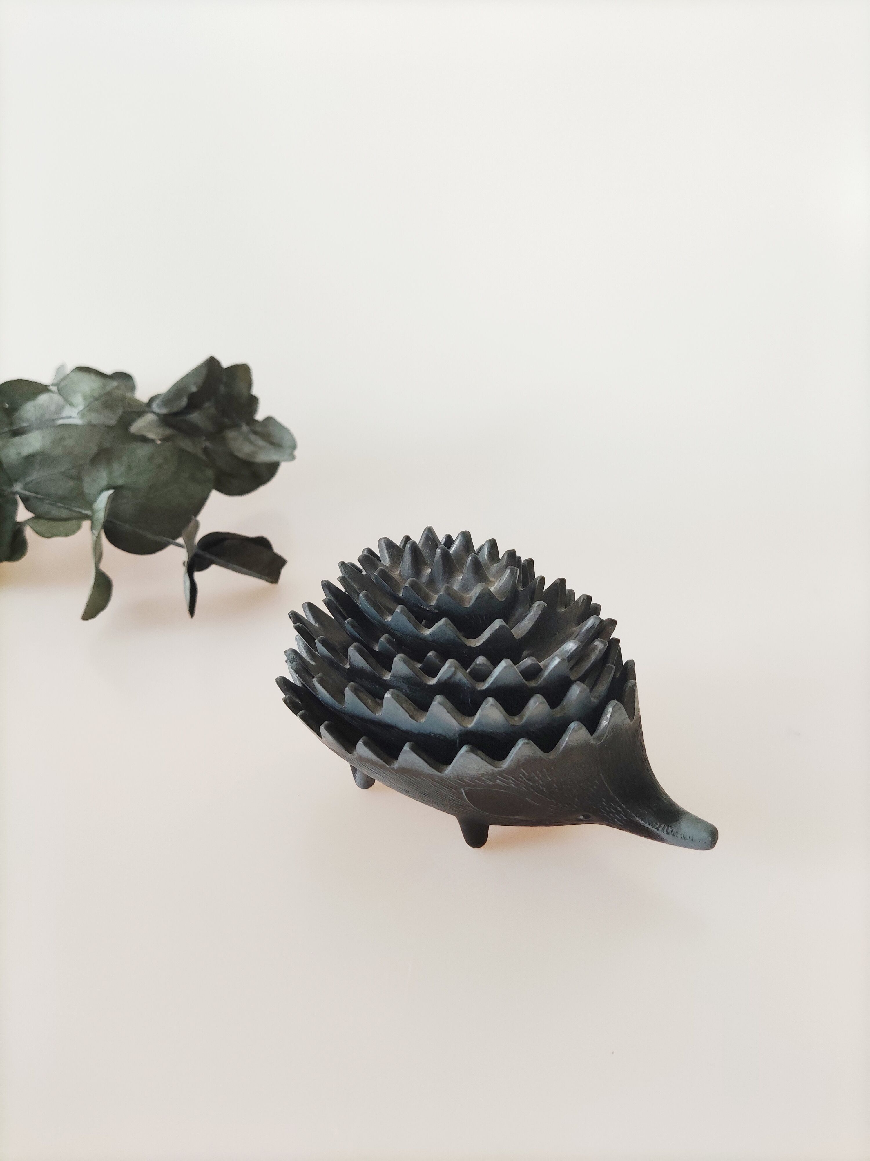 Set of 6 hedgehog ashtrays