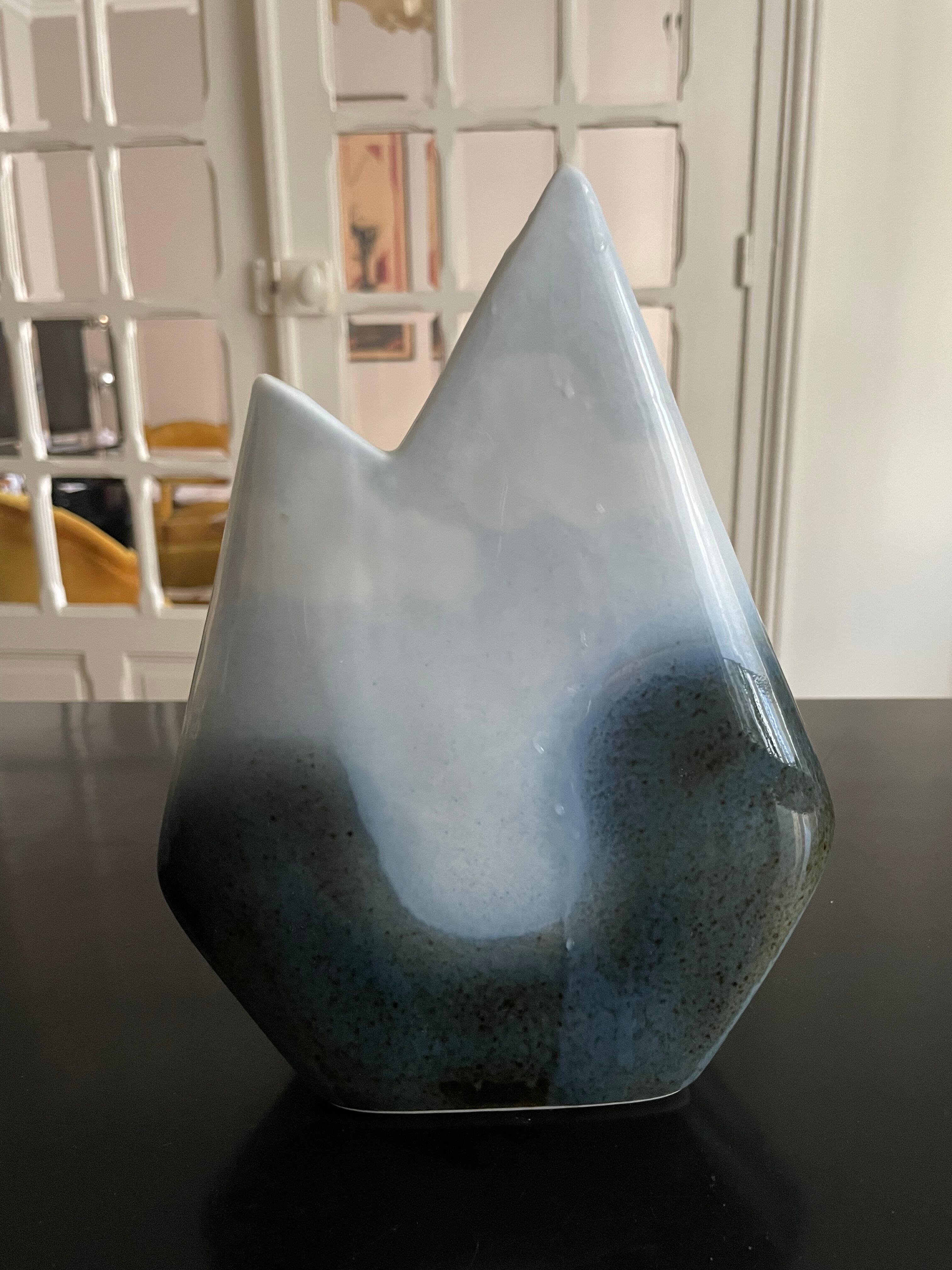 Yves Mohy vase in Virebent porcelain